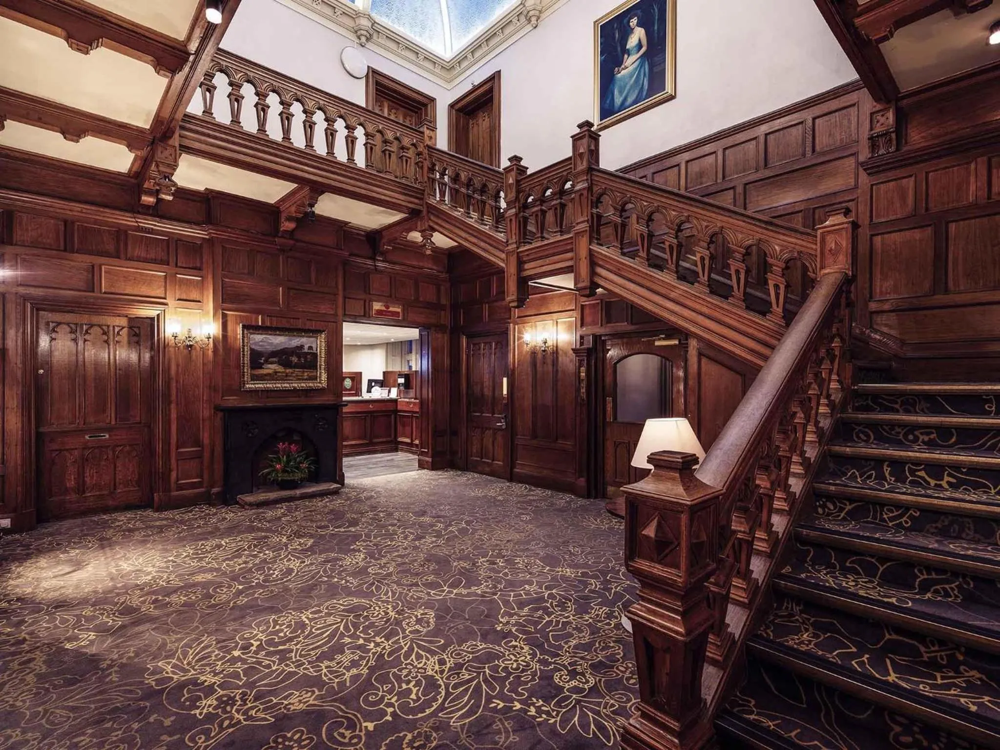 Property building in Mercure Bradford, Bankfield Hotel