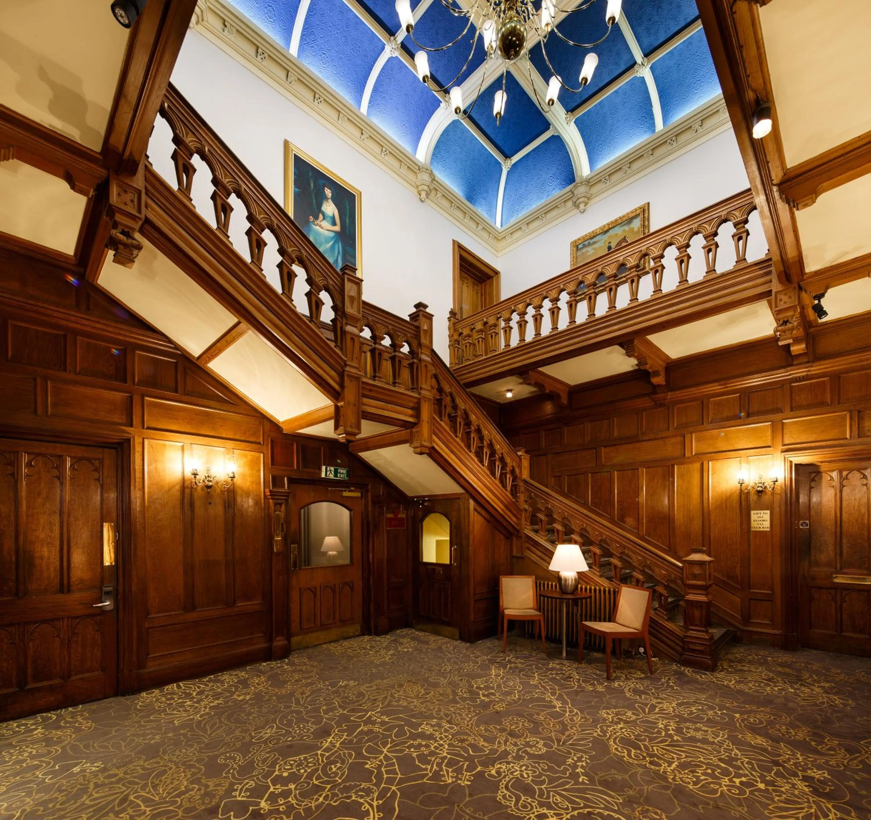 Lobby or reception in Mercure Bradford, Bankfield Hotel