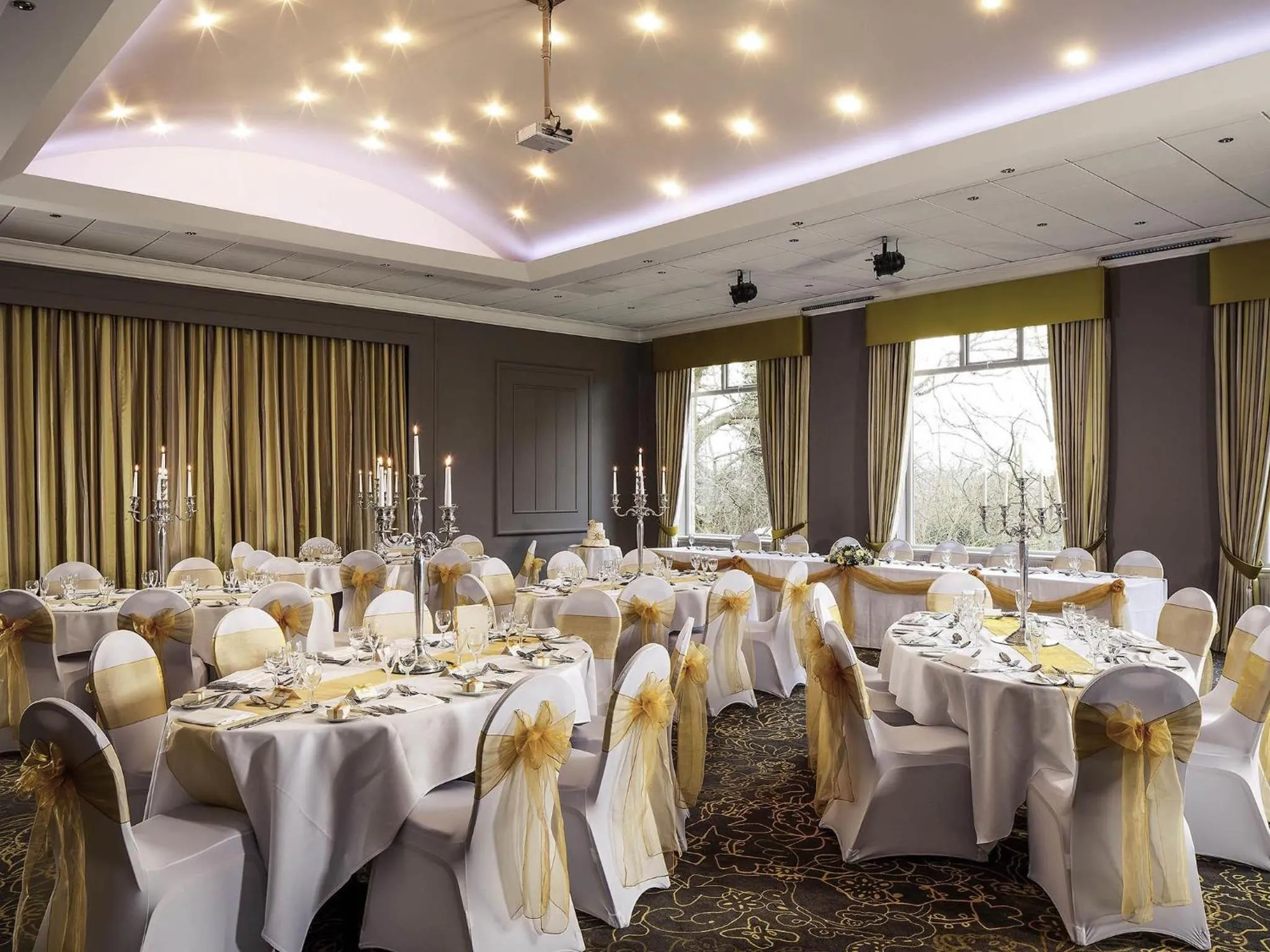 wedding in Mercure Bradford, Bankfield Hotel