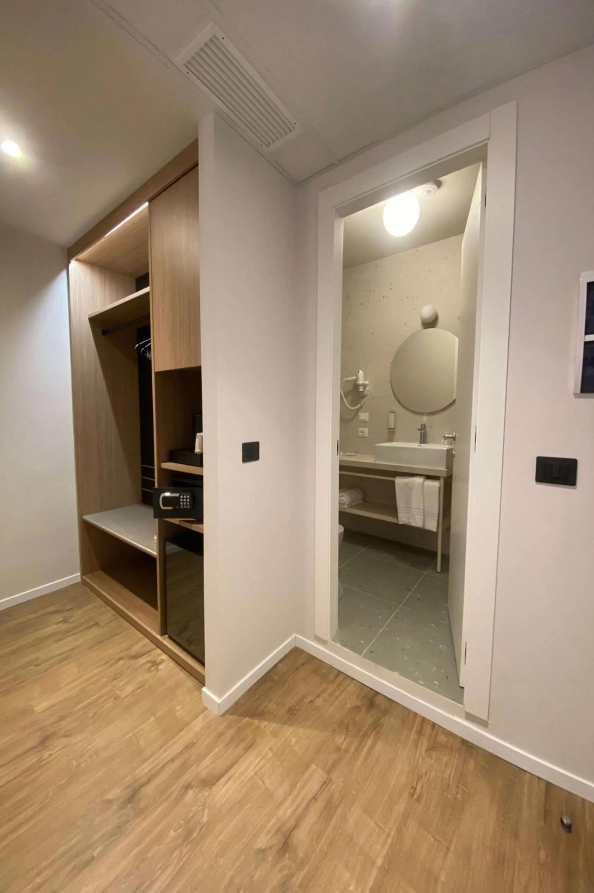 Bathroom, Bed in Best Western Hotel Massafra