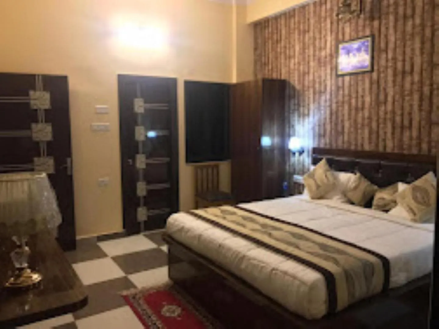 Bed in Hotel Kings Banaras , Varanasi