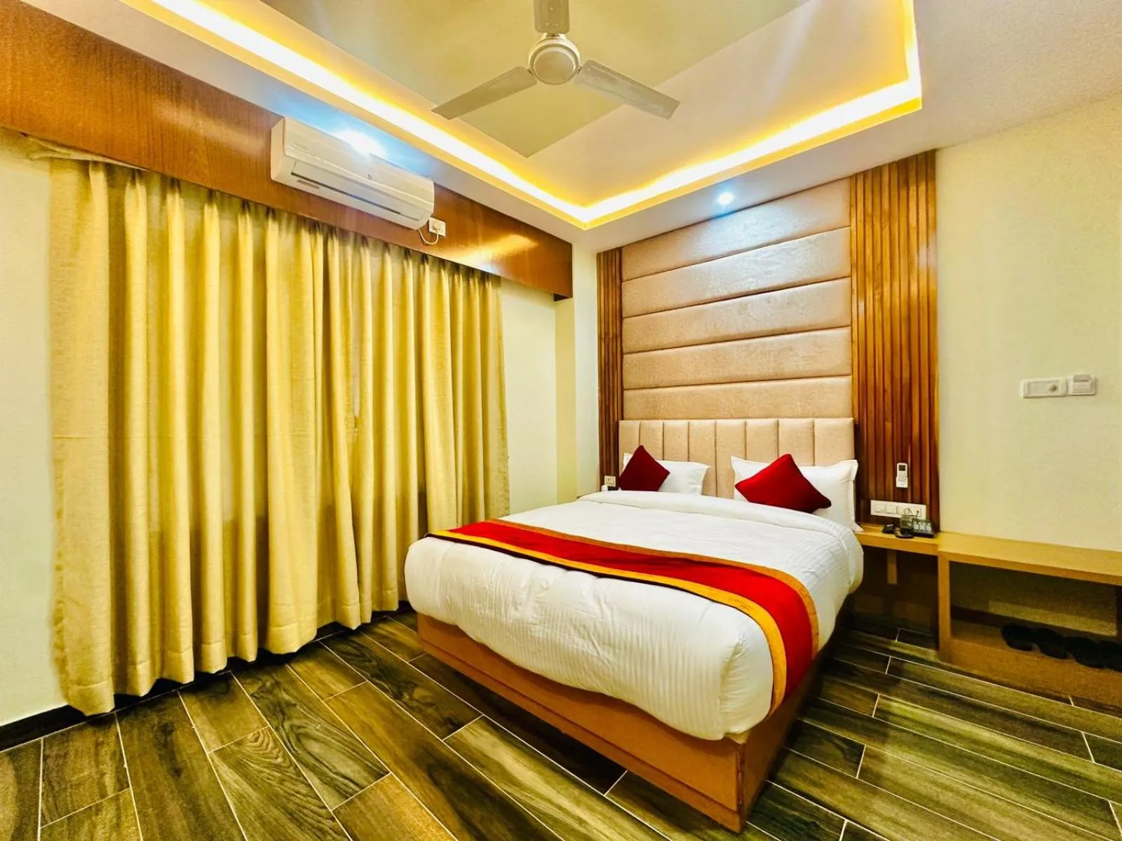 Photo of the whole room, Bed in Hotel Ultra International