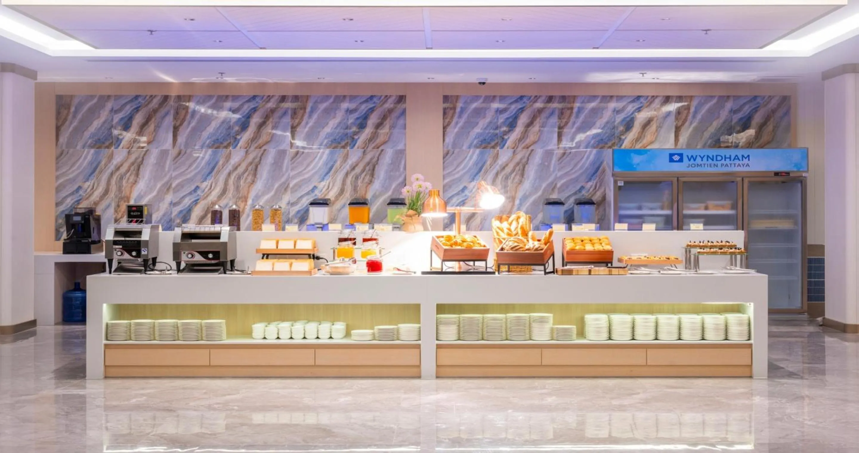 Restaurant/places to eat in Wyndham Jomtien Pattaya