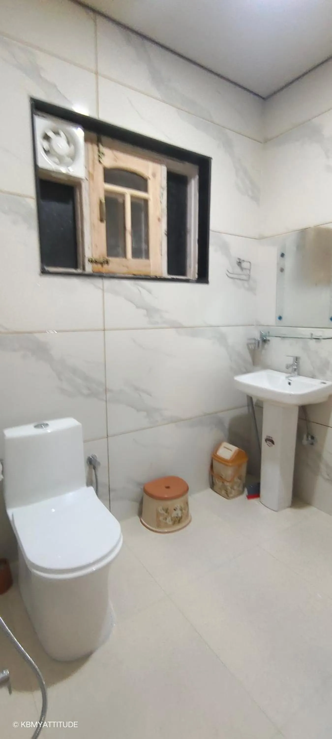 Toilet in Countryside Cottage Gulmarg