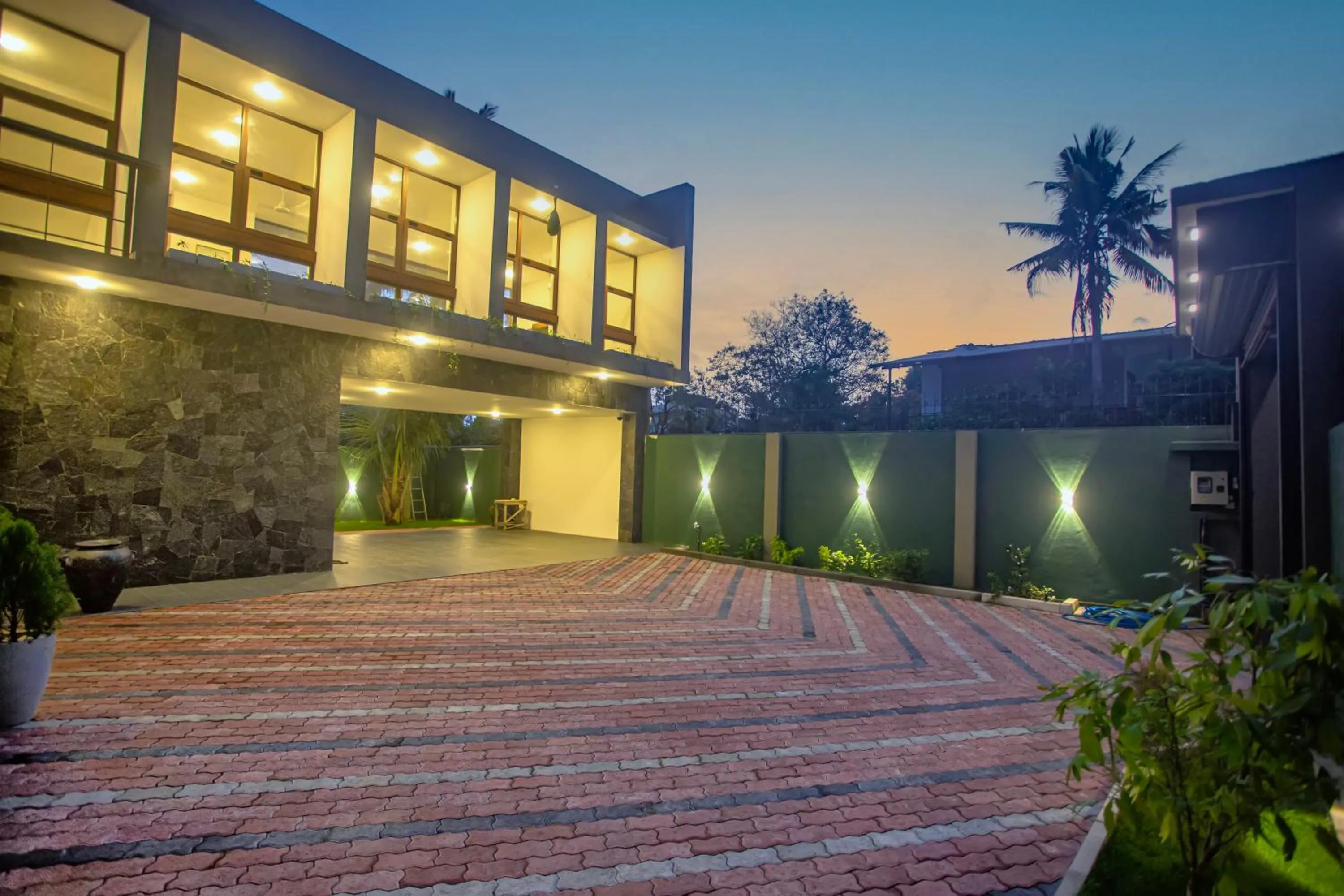 Property building in Villa Senaya
