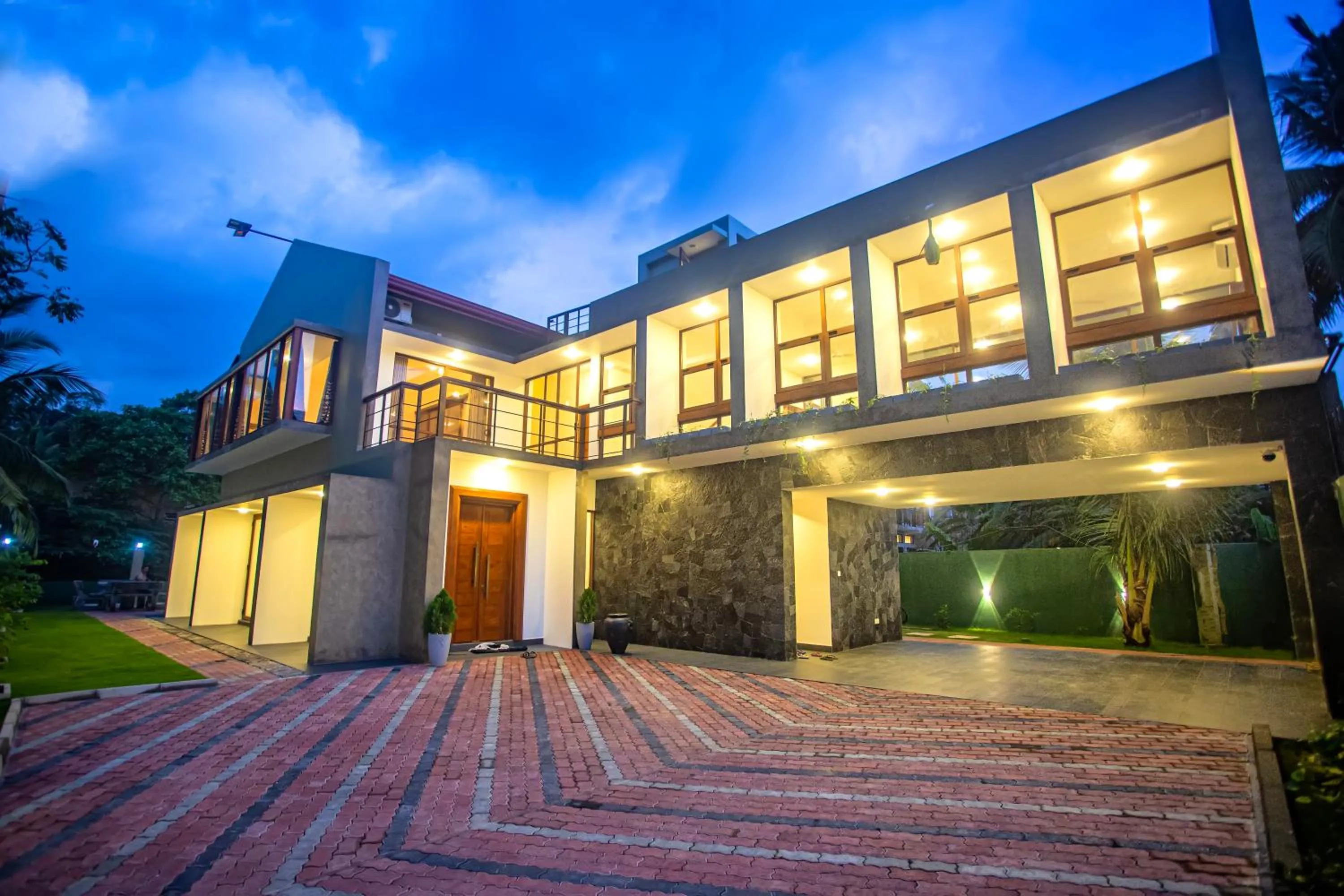 Property building in Villa Senaya