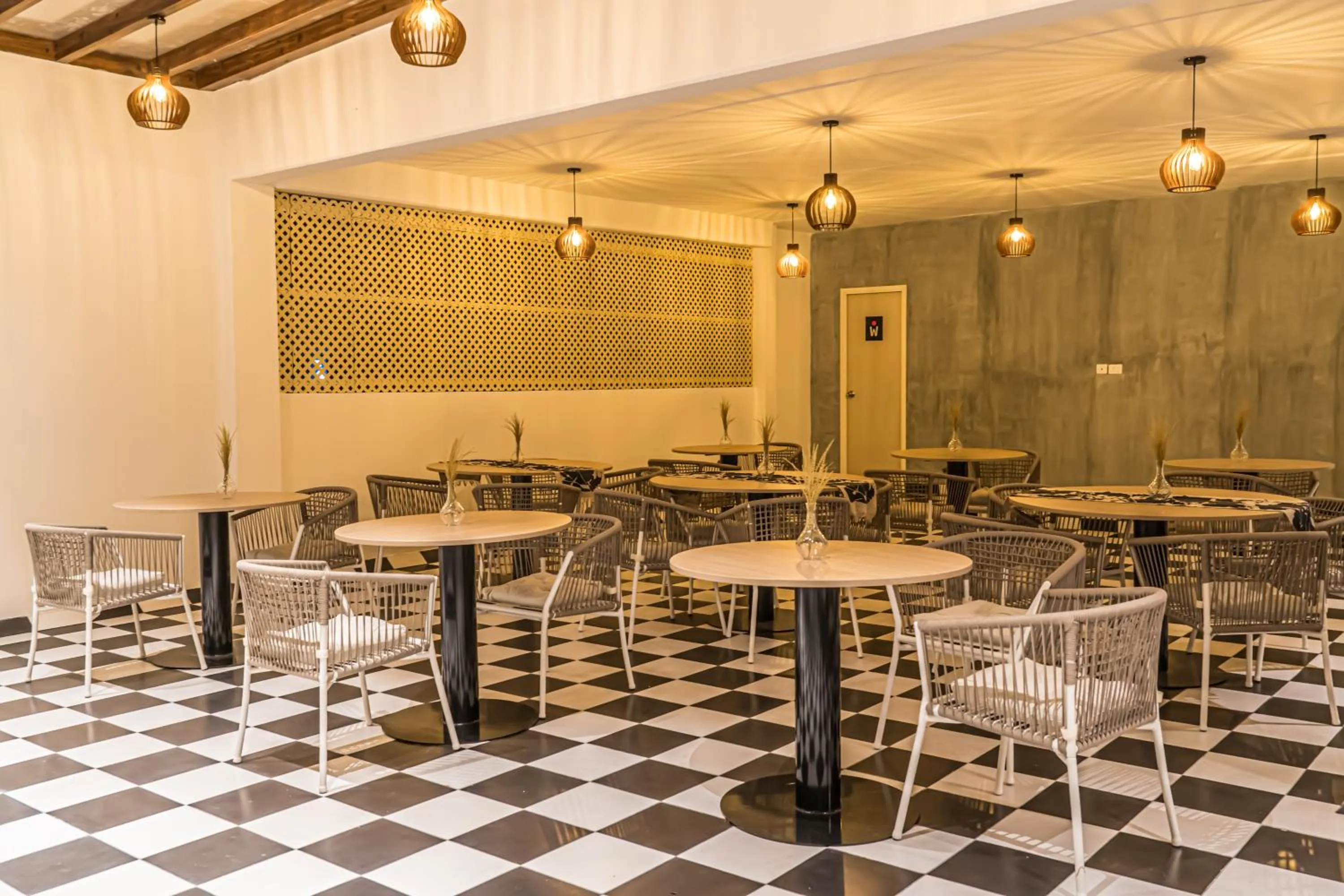 Seating area in Olive Hotel Brookefield by Embassy Group