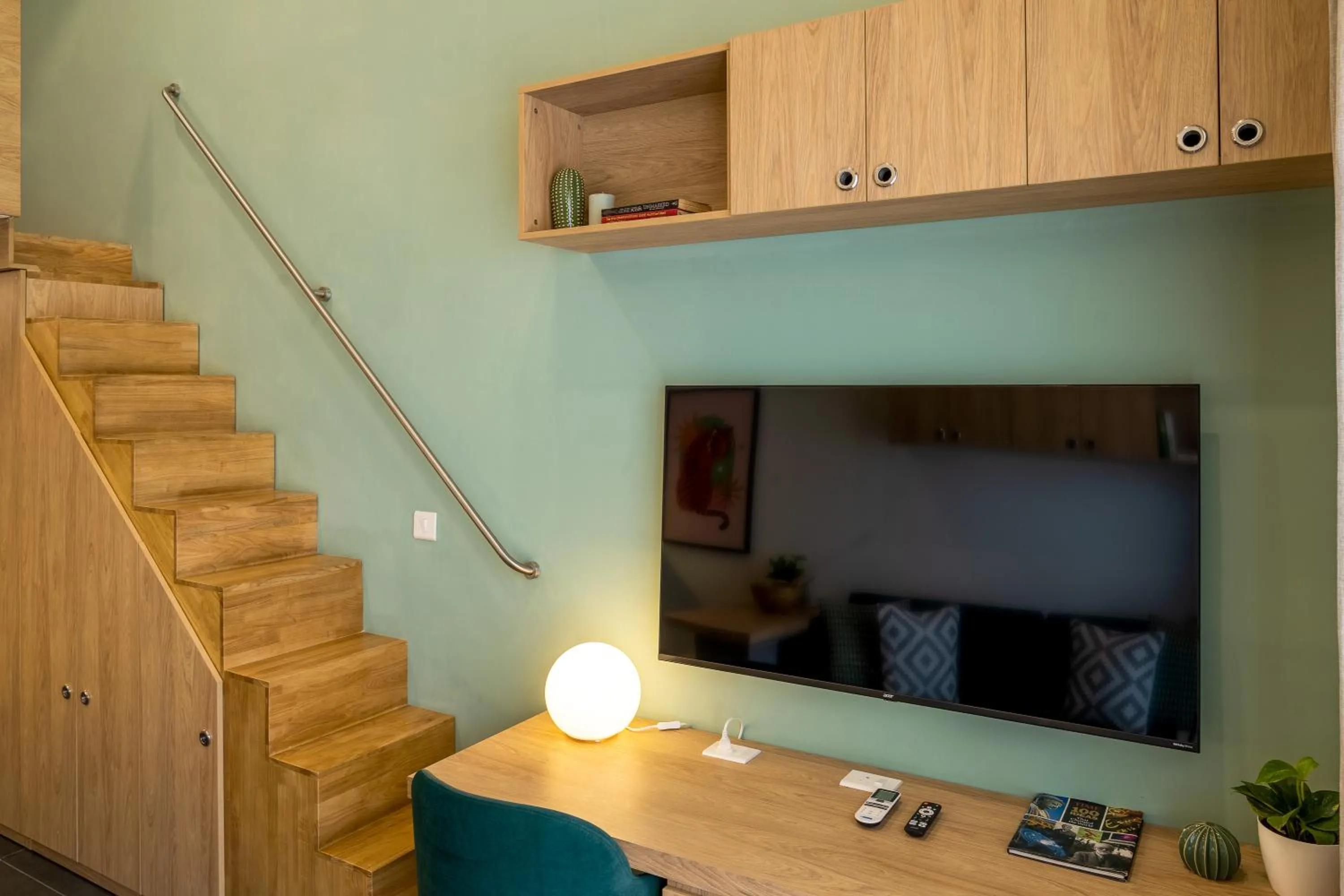 TV and multimedia in Olive Hotel Brookefield by Embassy Group