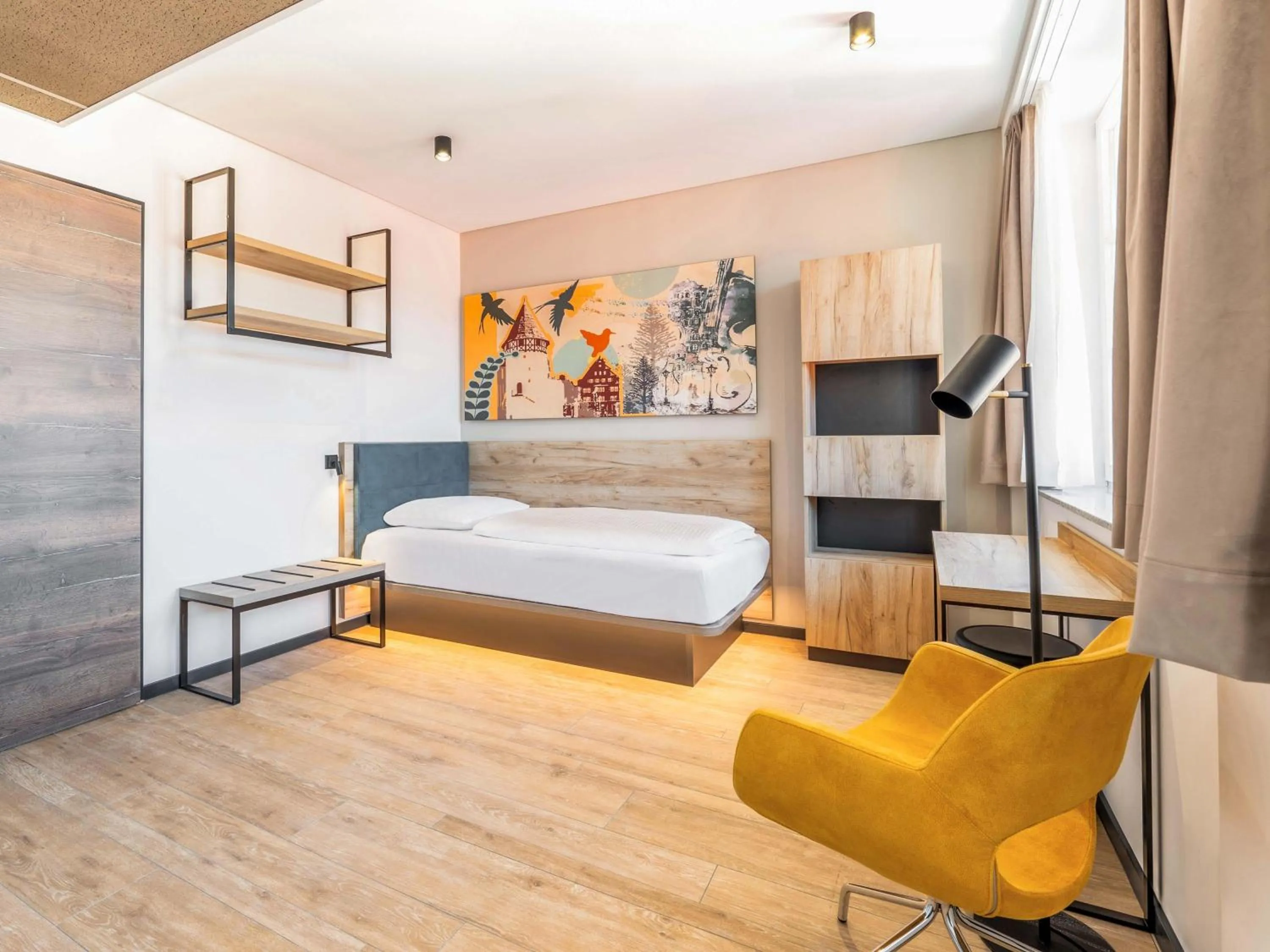 Kitchen or kitchenette, Bed in B&B HOTEL Albstadt-Hbf