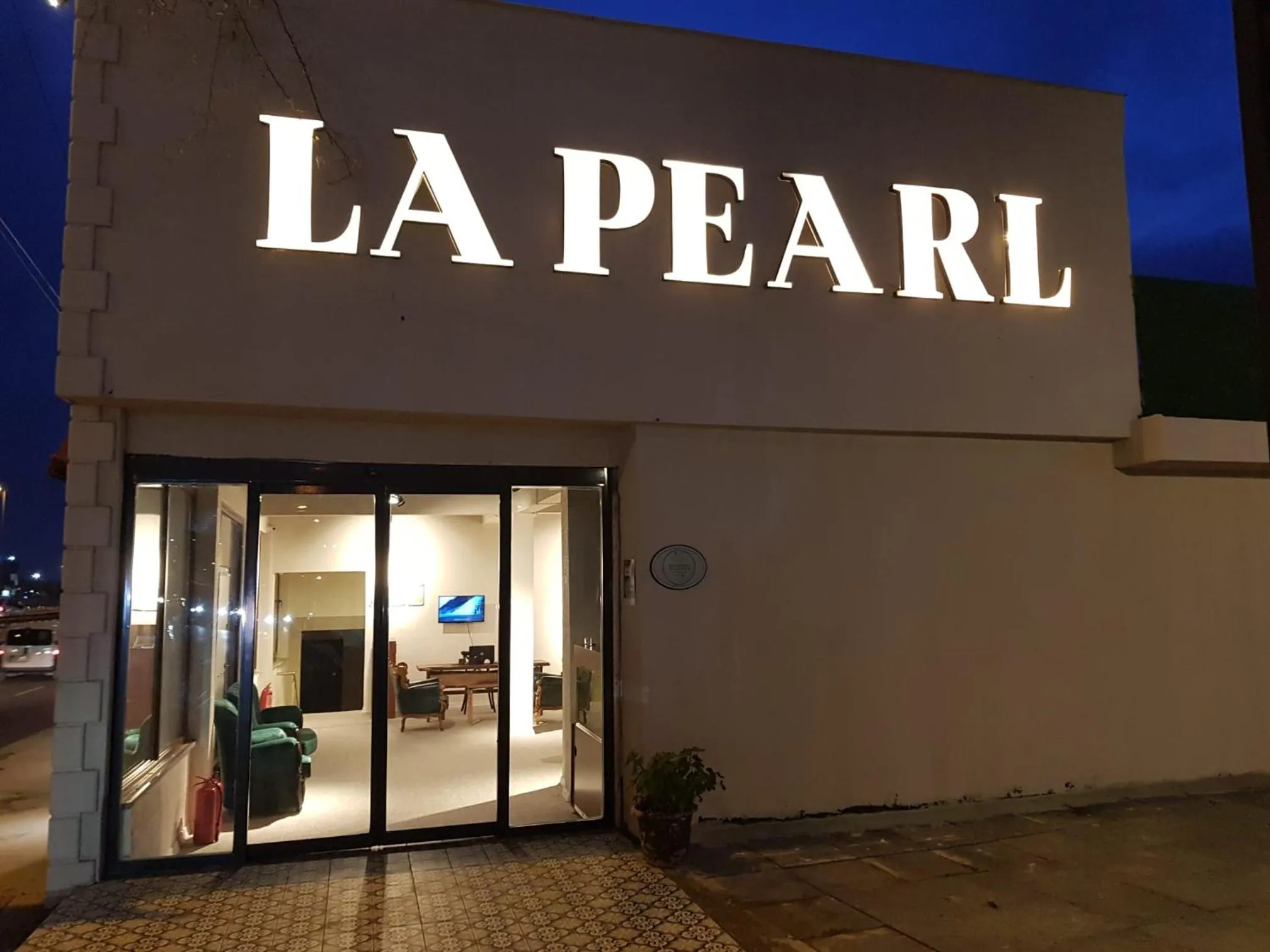 Property building in La Pearl Konaklama