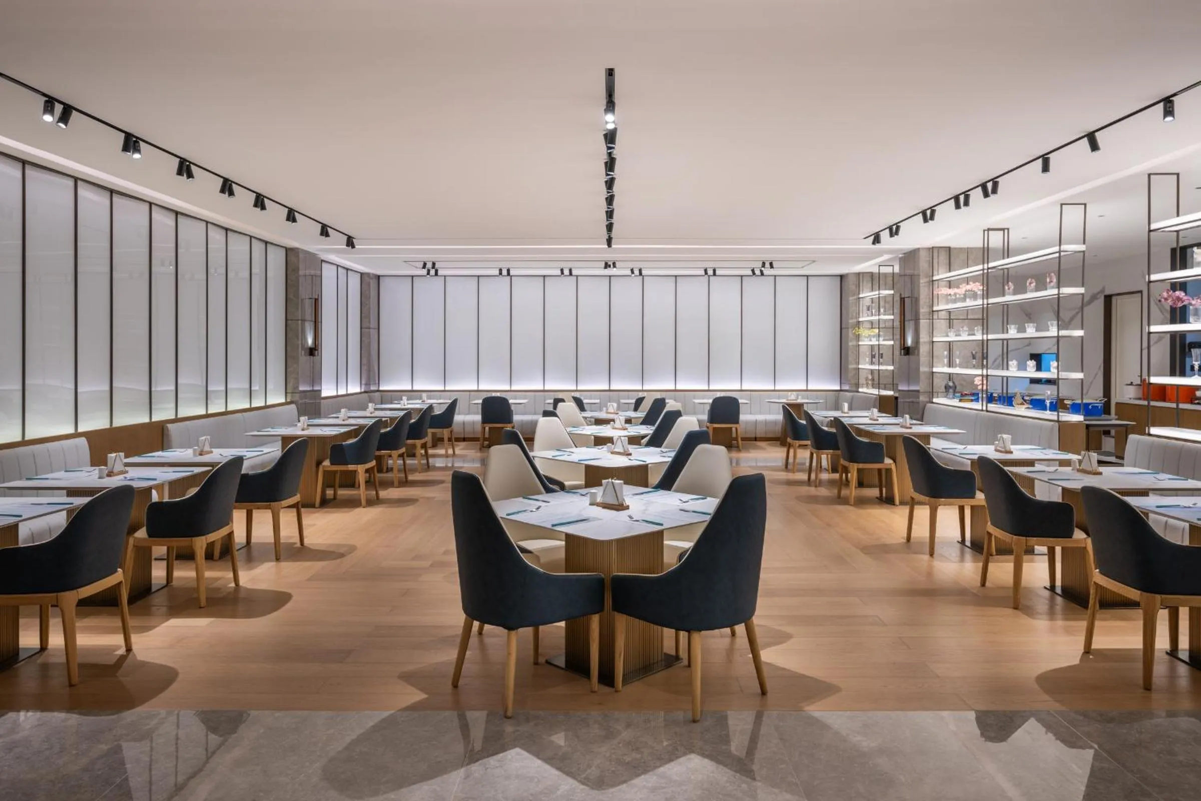 Restaurant/places to eat in Novotel Shanghai JingAn