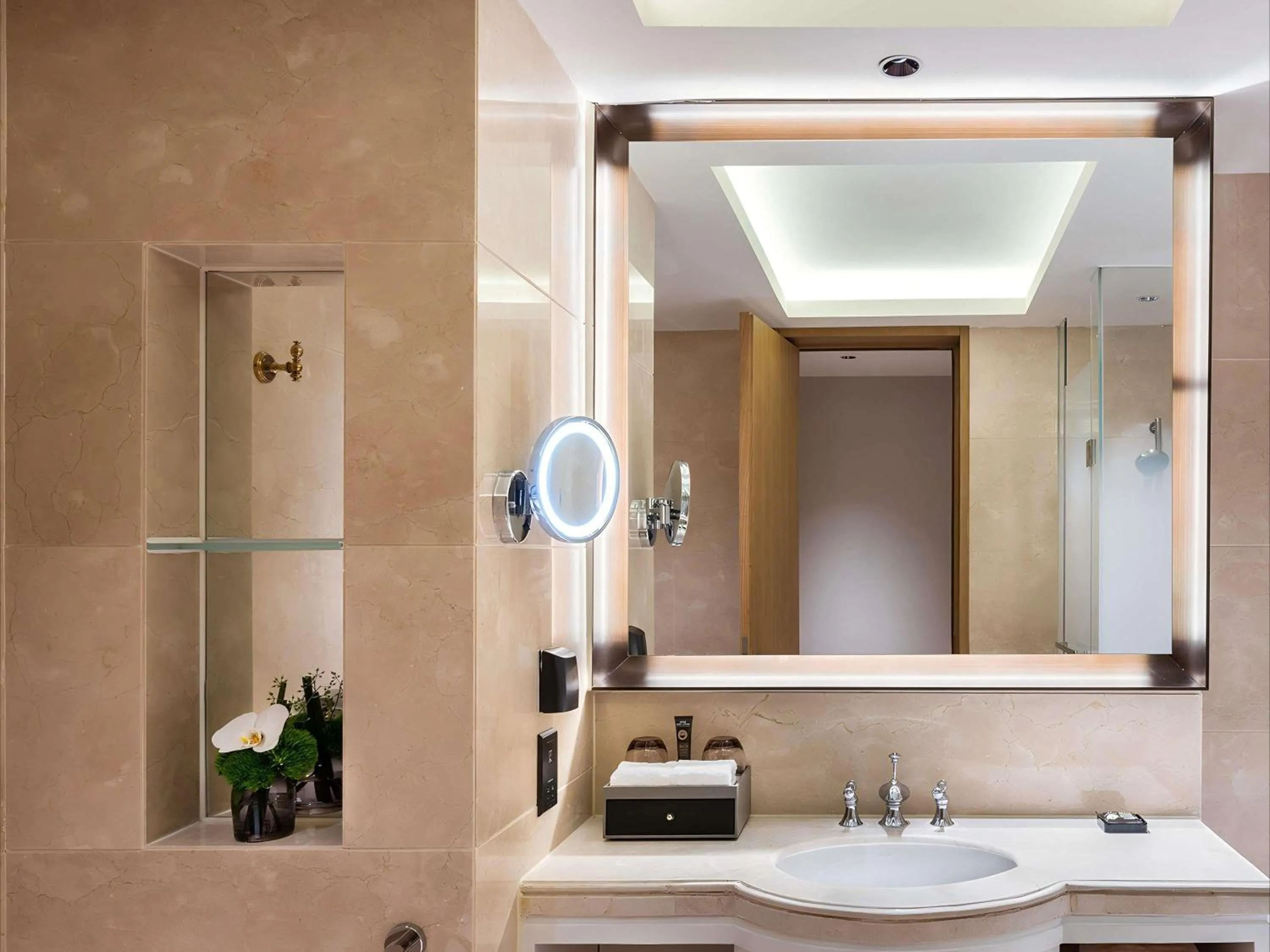 Bedroom in Novotel Shanghai JingAn