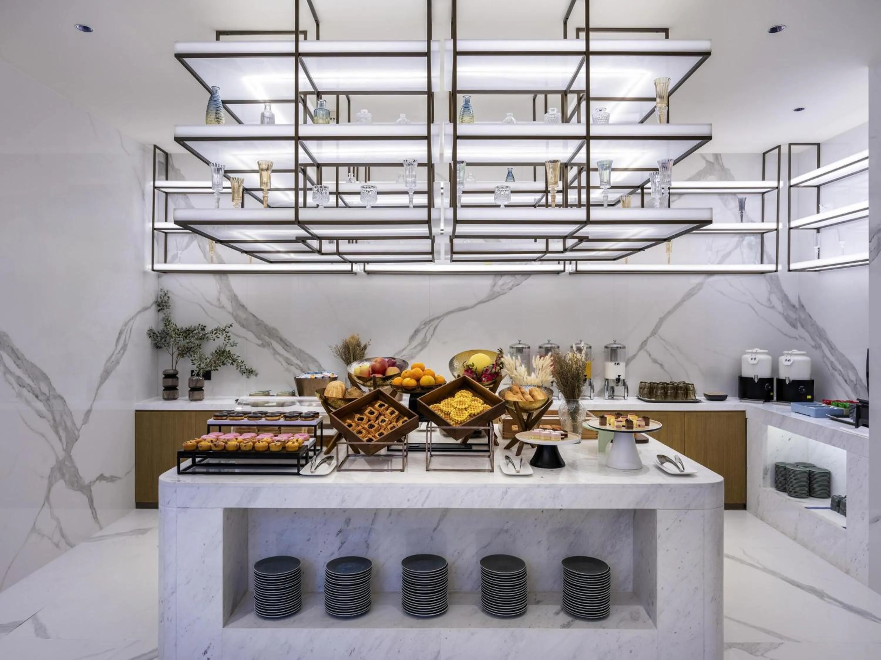 Restaurant/places to eat in Novotel Shanghai JingAn