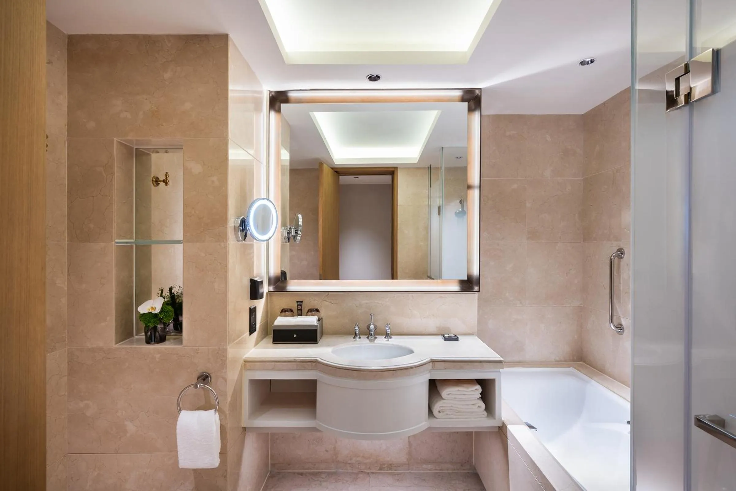 Toilet in Novotel Shanghai JingAn