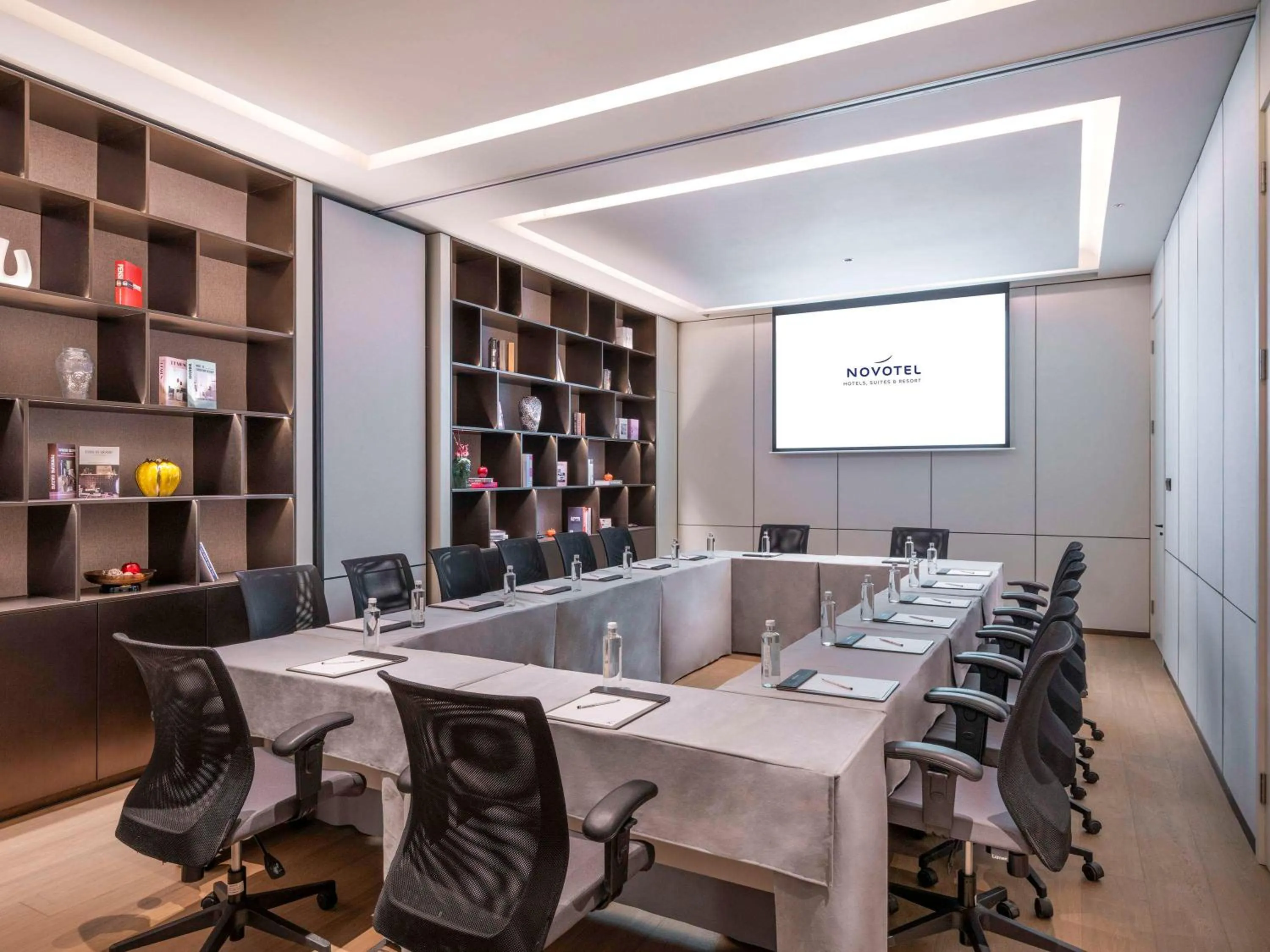 Meeting/conference room in DoubleTree by Hilton Shanghai Jing'an