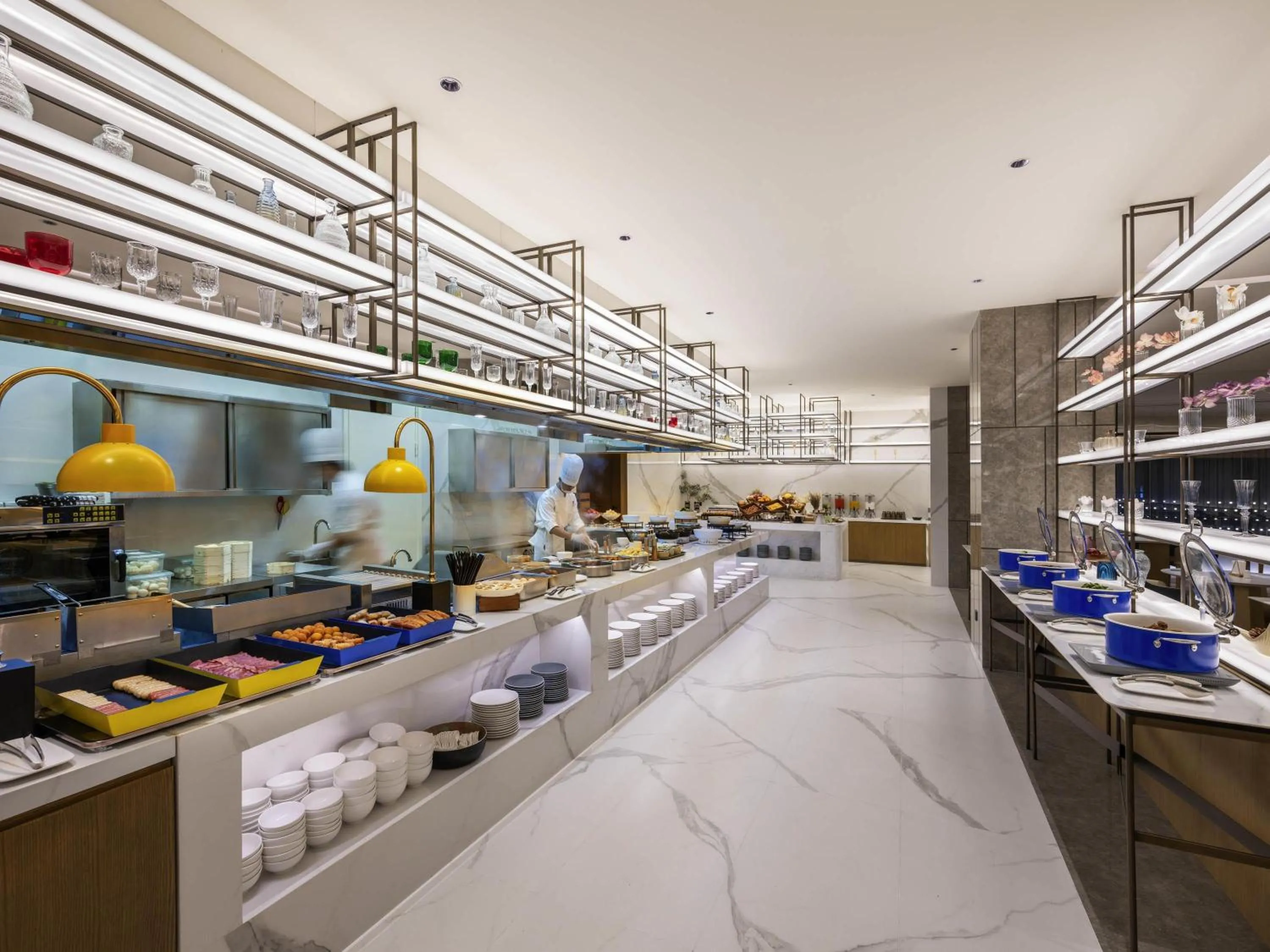 Restaurant/places to eat in Novotel Shanghai JingAn