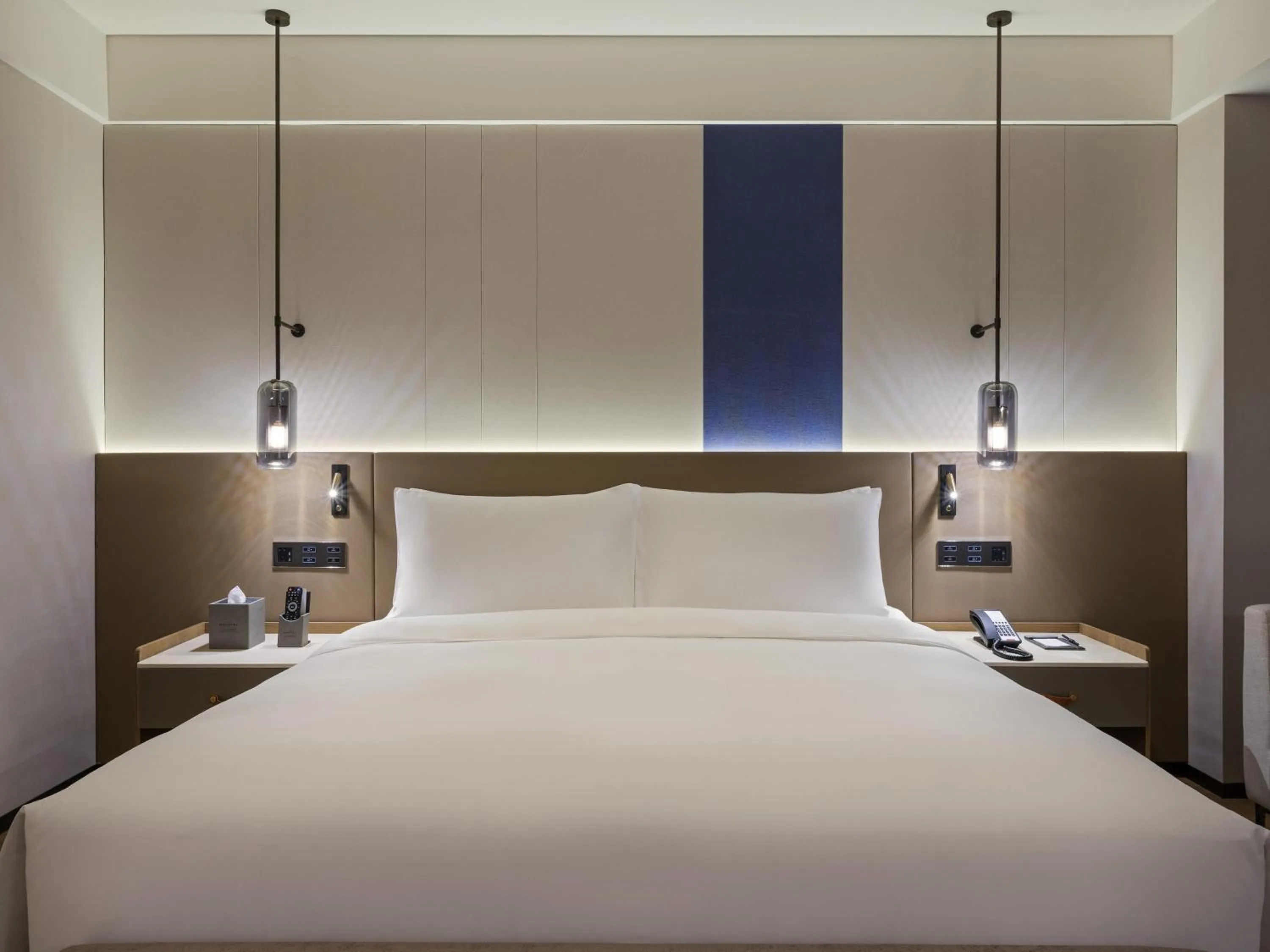 Bedroom, Bed in Novotel Shanghai JingAn