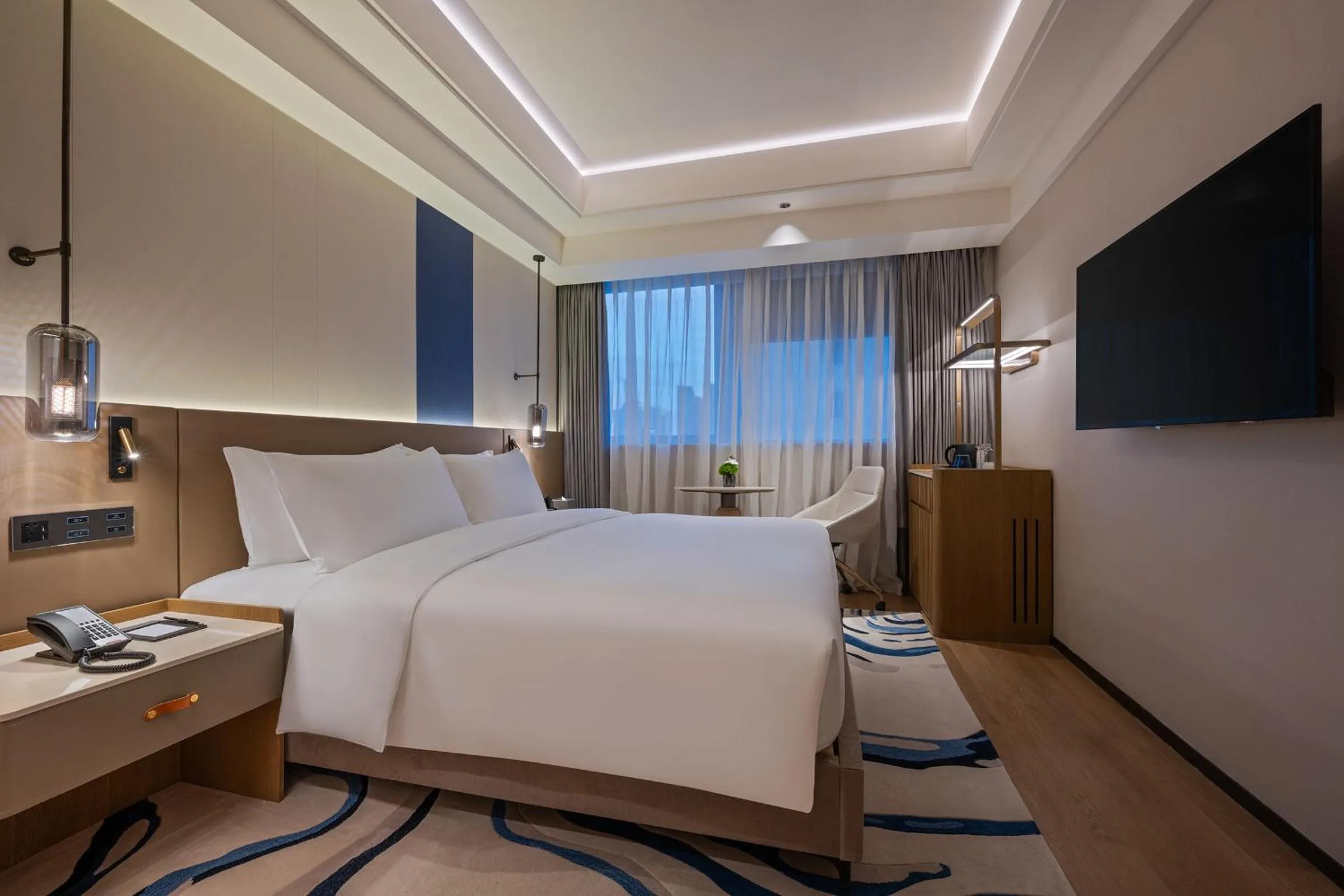 Bed in Novotel Shanghai JingAn
