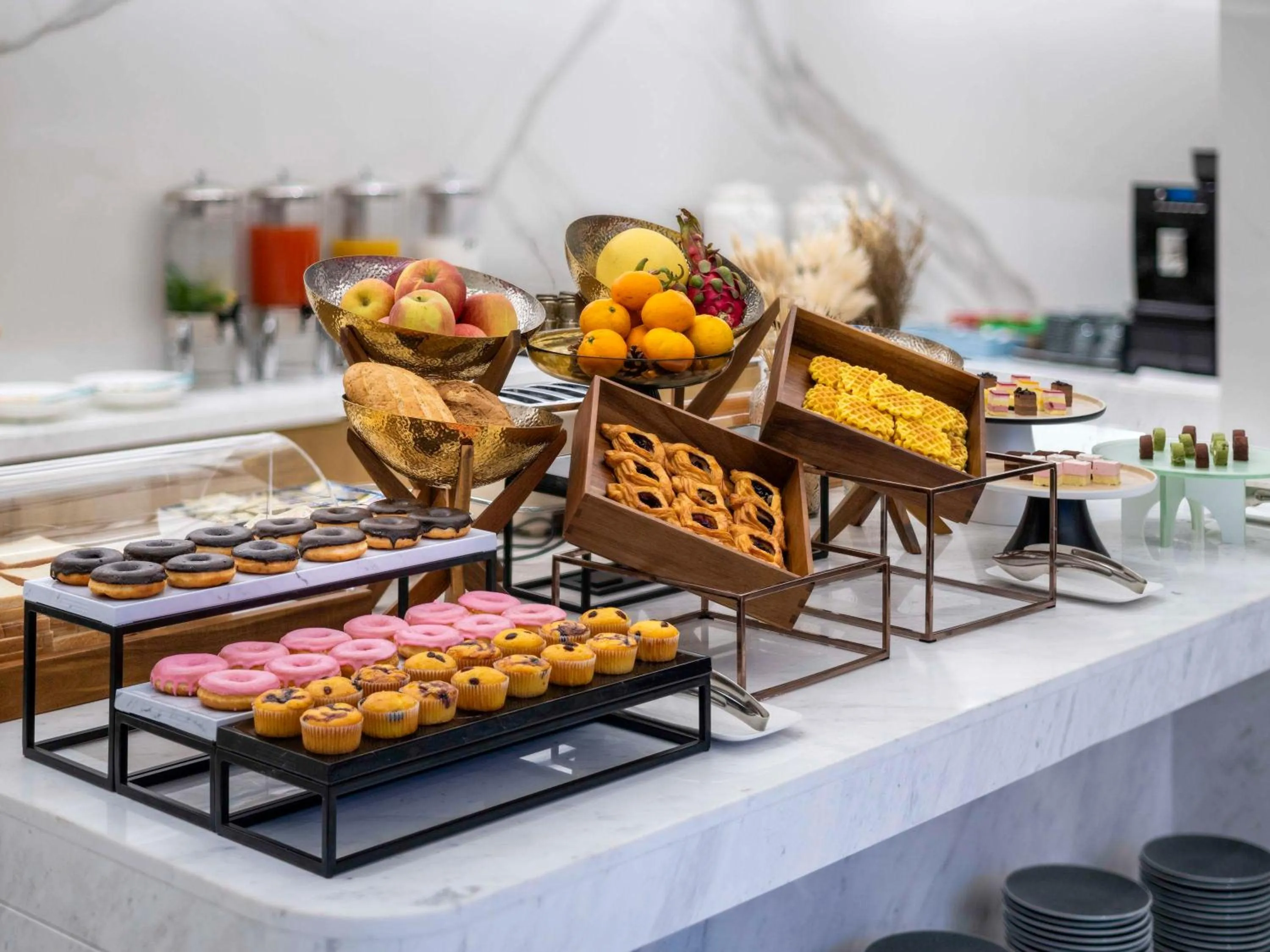 Restaurant/places to eat in DoubleTree by Hilton Shanghai Jing'an