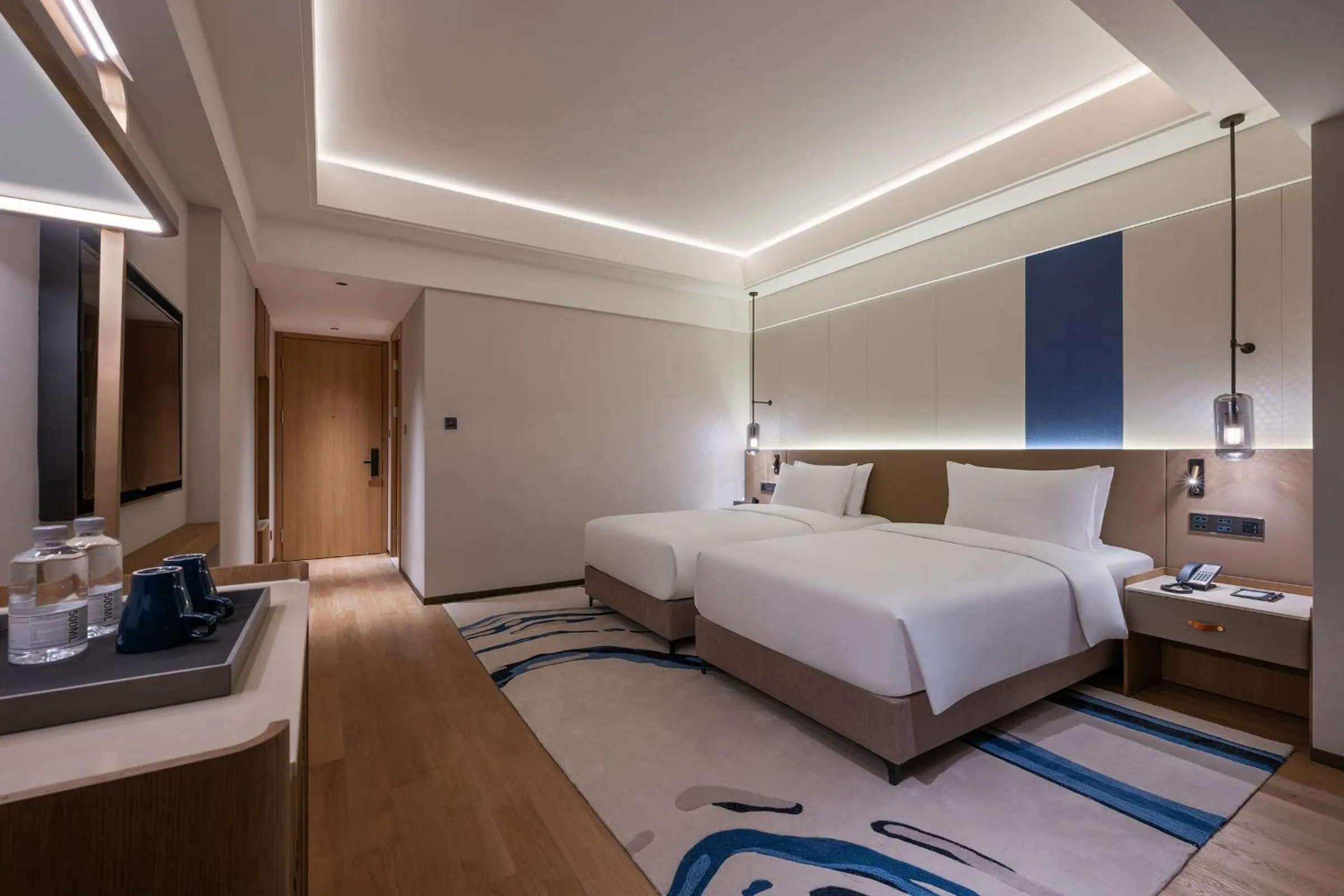 Photo of the whole room, Bed in Novotel Shanghai JingAn