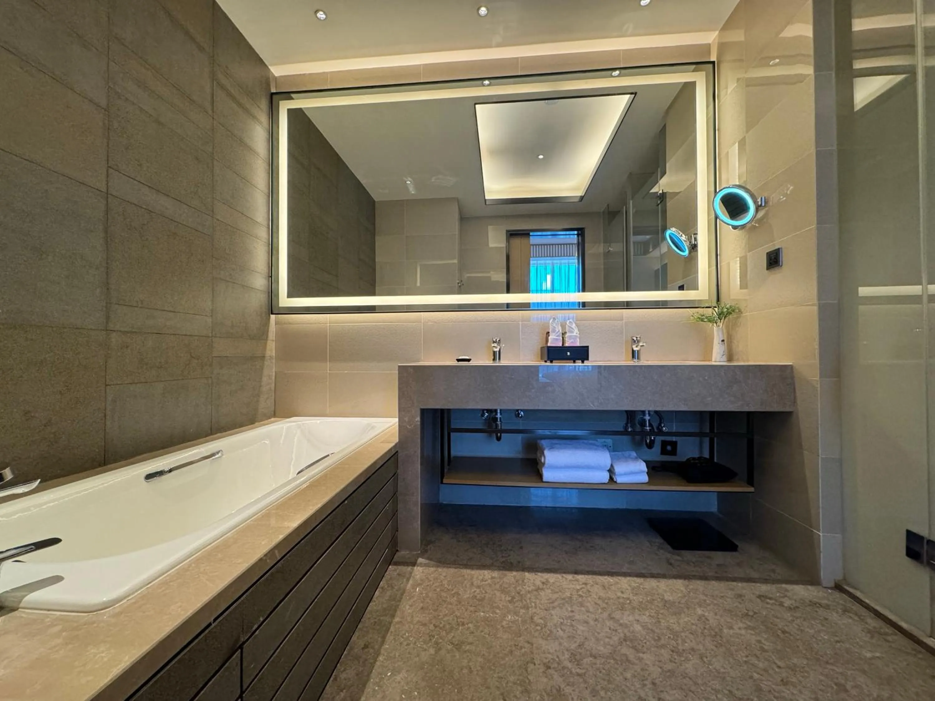 Bathroom in Novotel Hangzhou East Railway Station