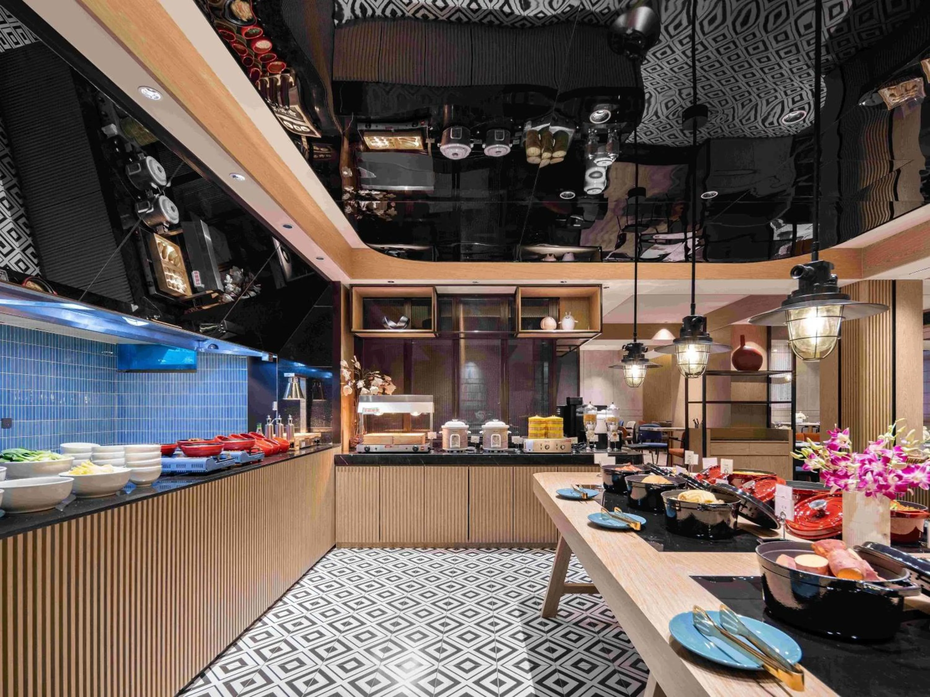 Restaurant/places to eat in Novotel Nantong Center