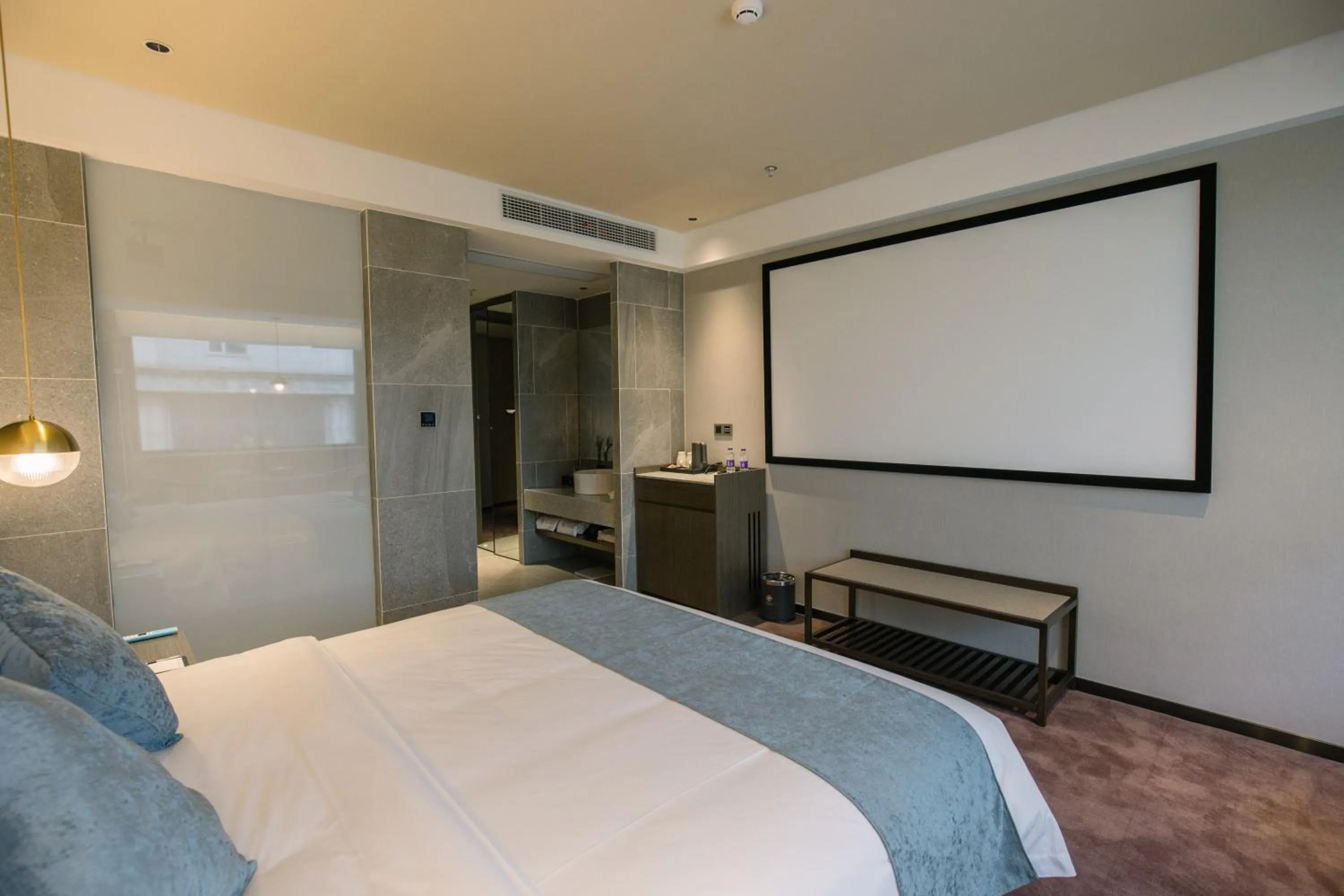 Bed in Novotel Nantong Center