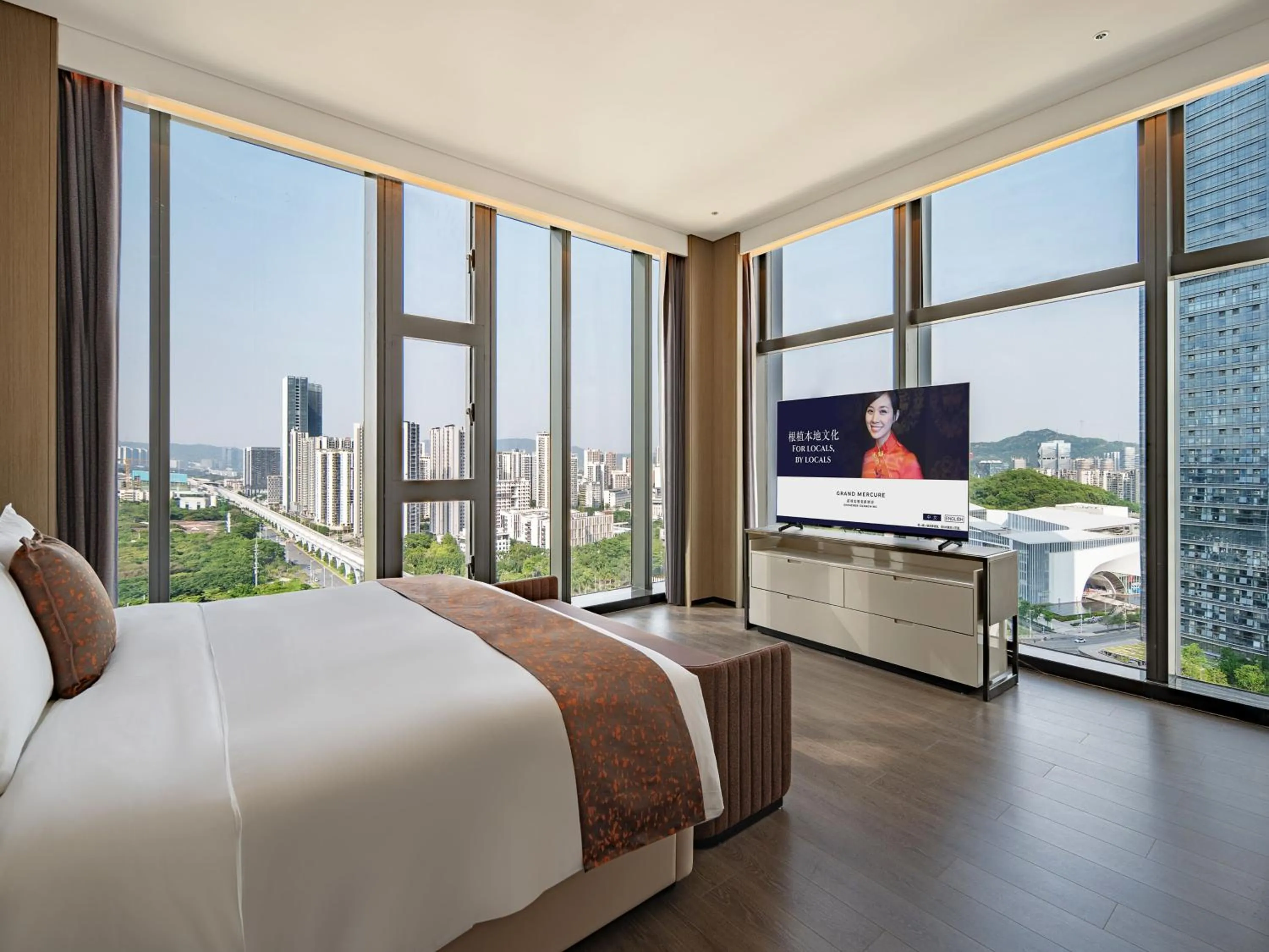 Photo of the whole room, Bed in Grand Mercure Shenzhen Guangming