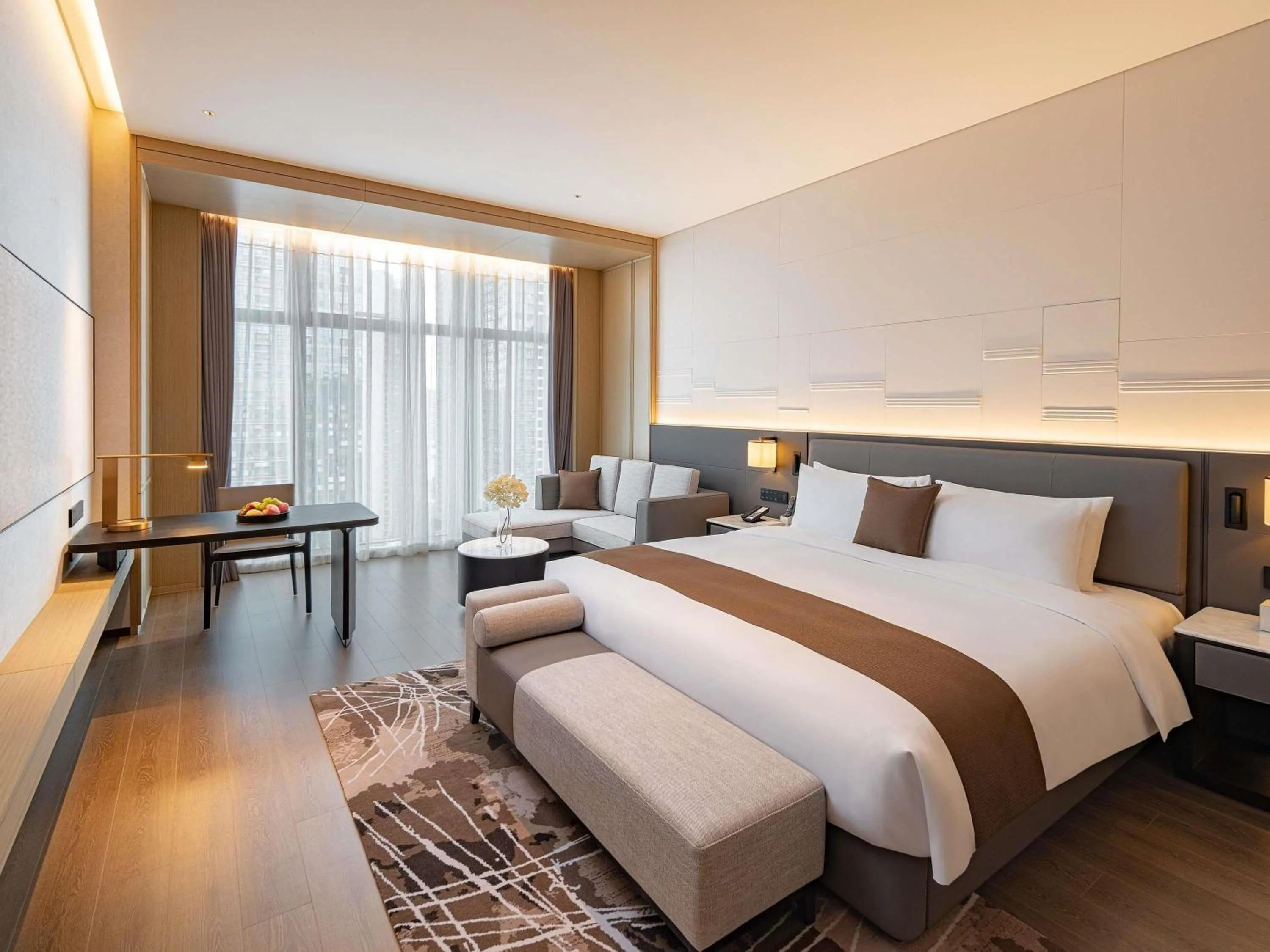 Bedroom, Bed in Grand Mercure Shenzhen Guangming