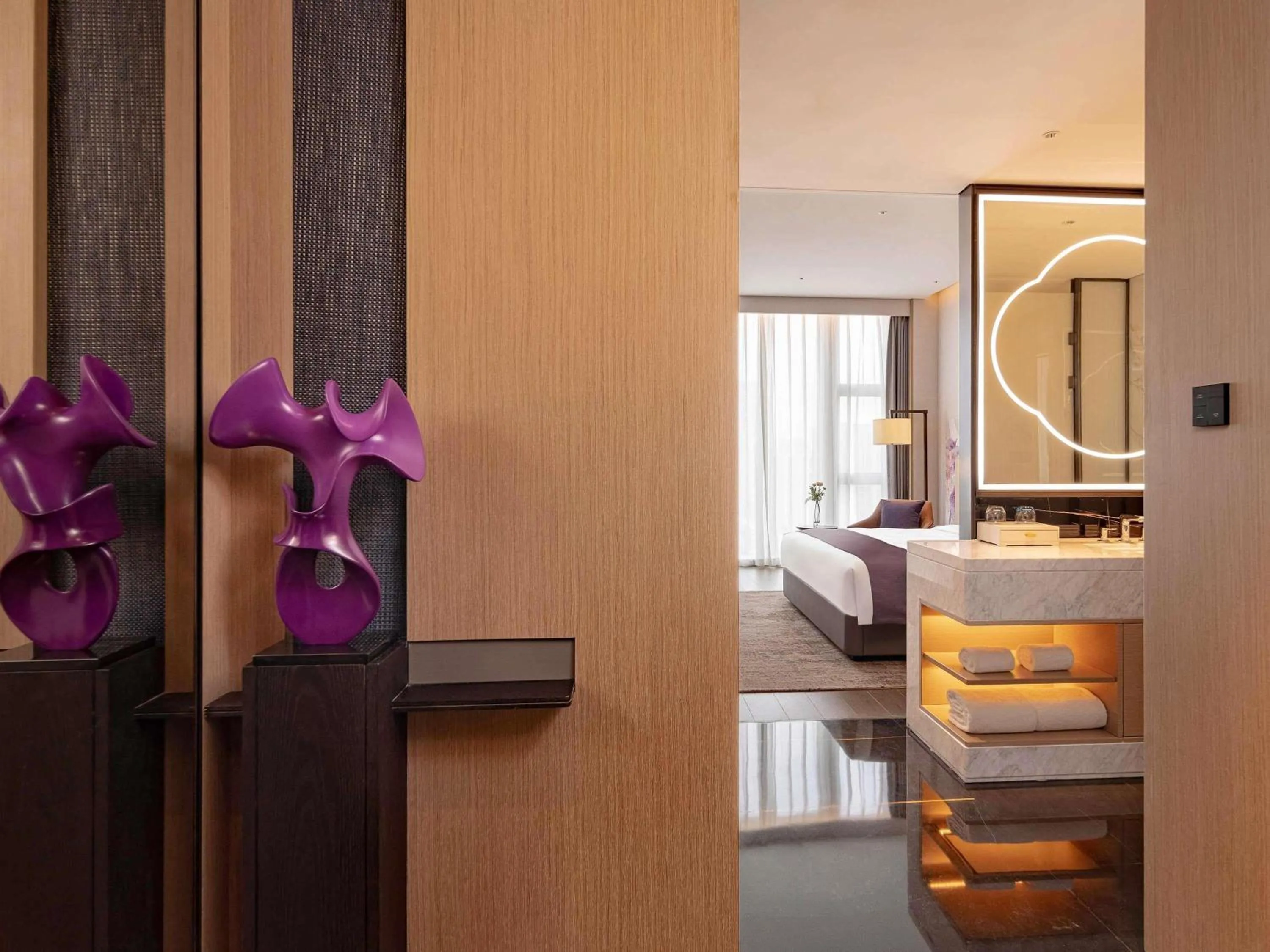 Bedroom, Bed in Grand Mercure Shenzhen Guangming