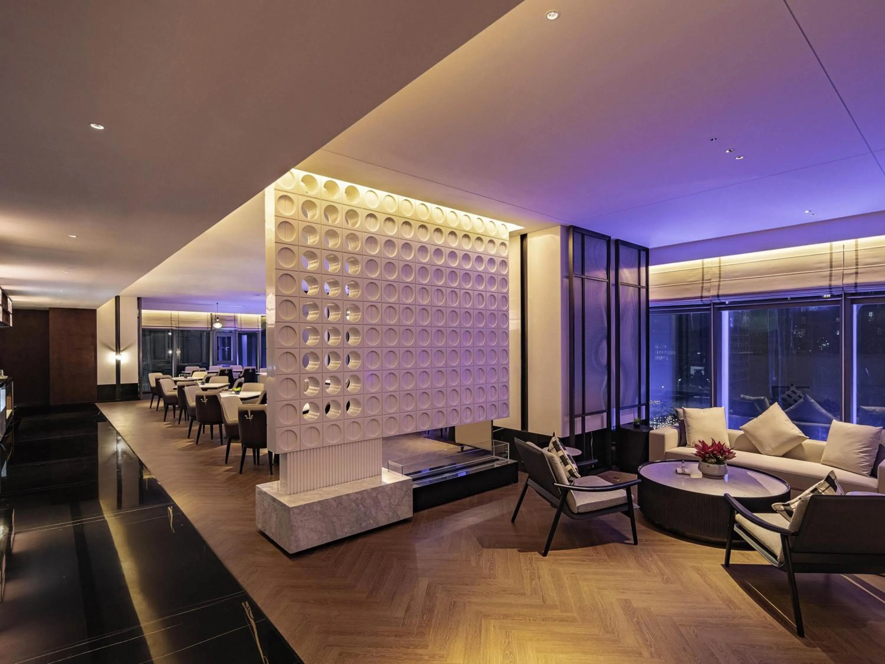 Restaurant/places to eat in Grand Mercure Shenzhen Guangming