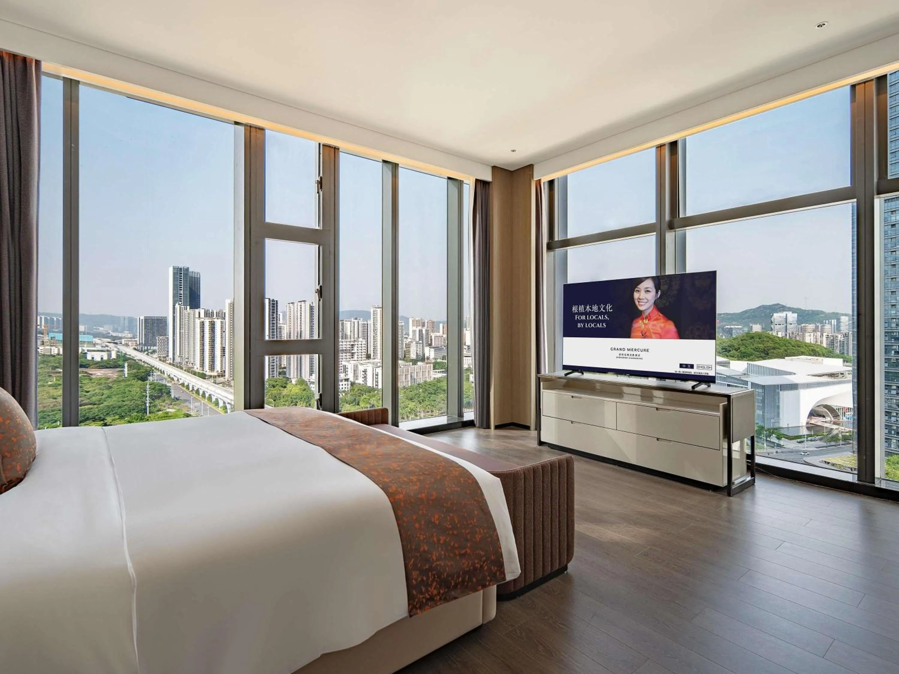 Bedroom, Bed in Grand Mercure Shenzhen Guangming