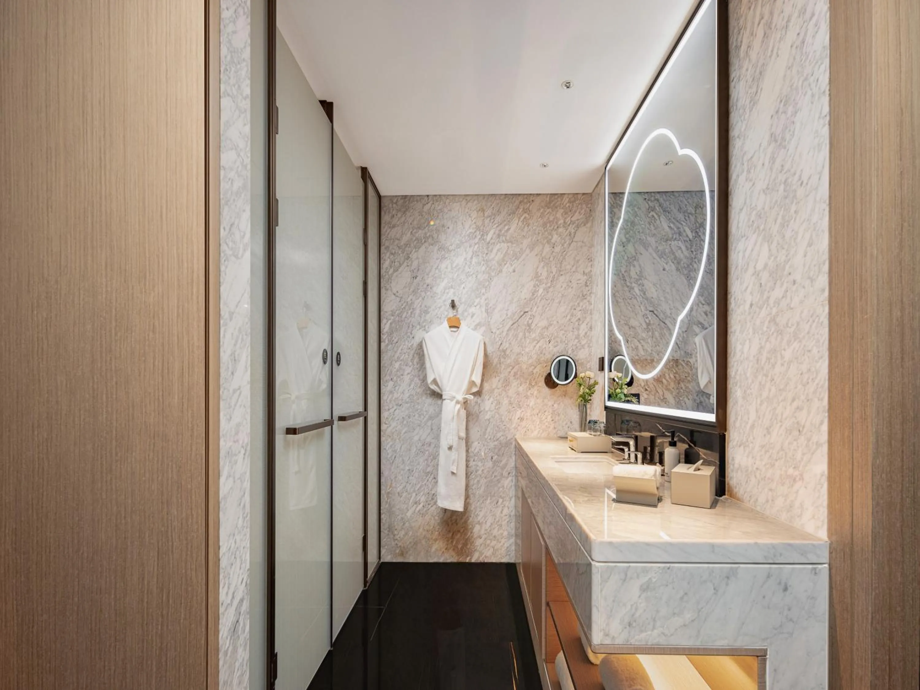 Bathroom in Grand Mercure Shenzhen Guangming