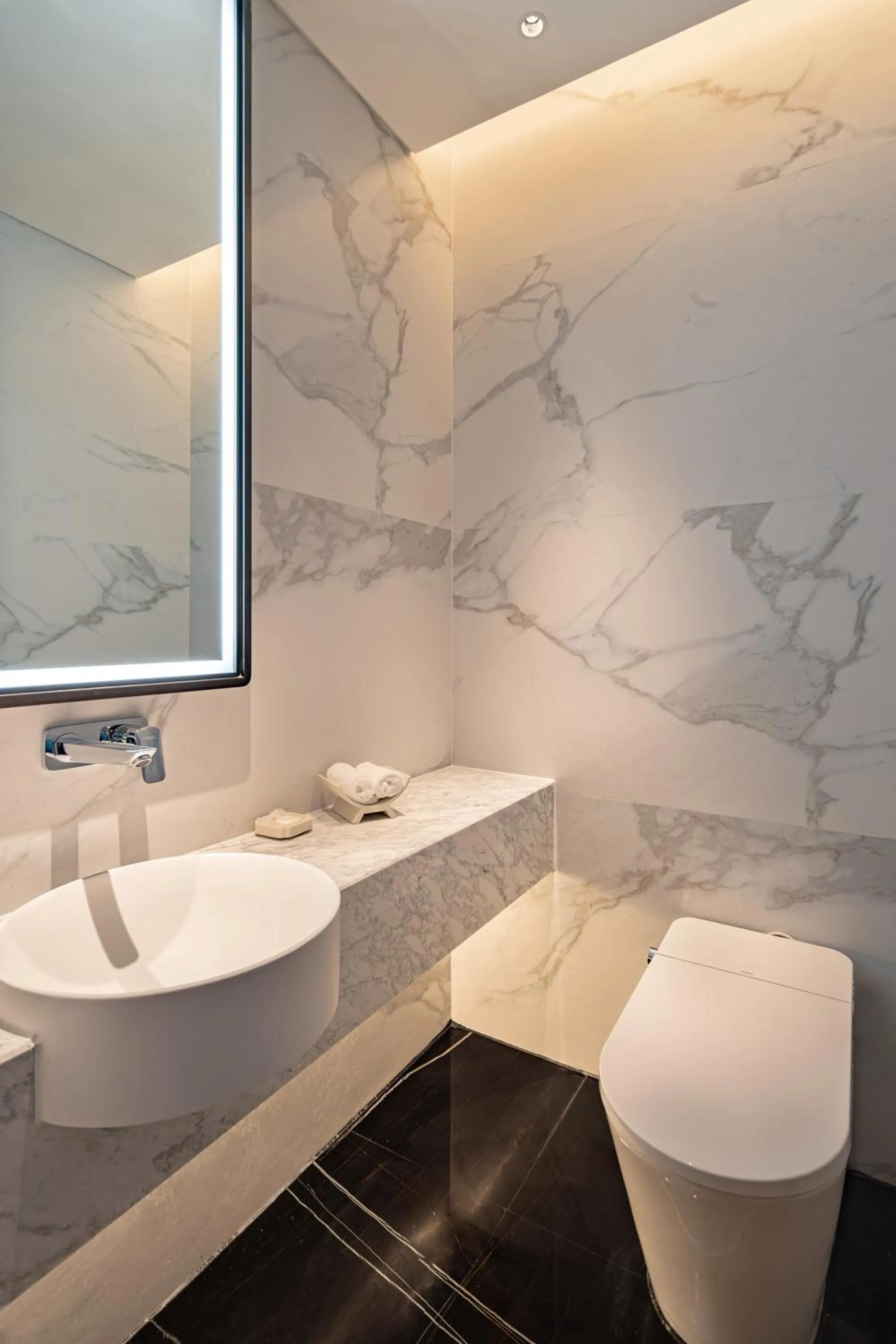 Toilet in Grand Mercure Shenzhen Guangming