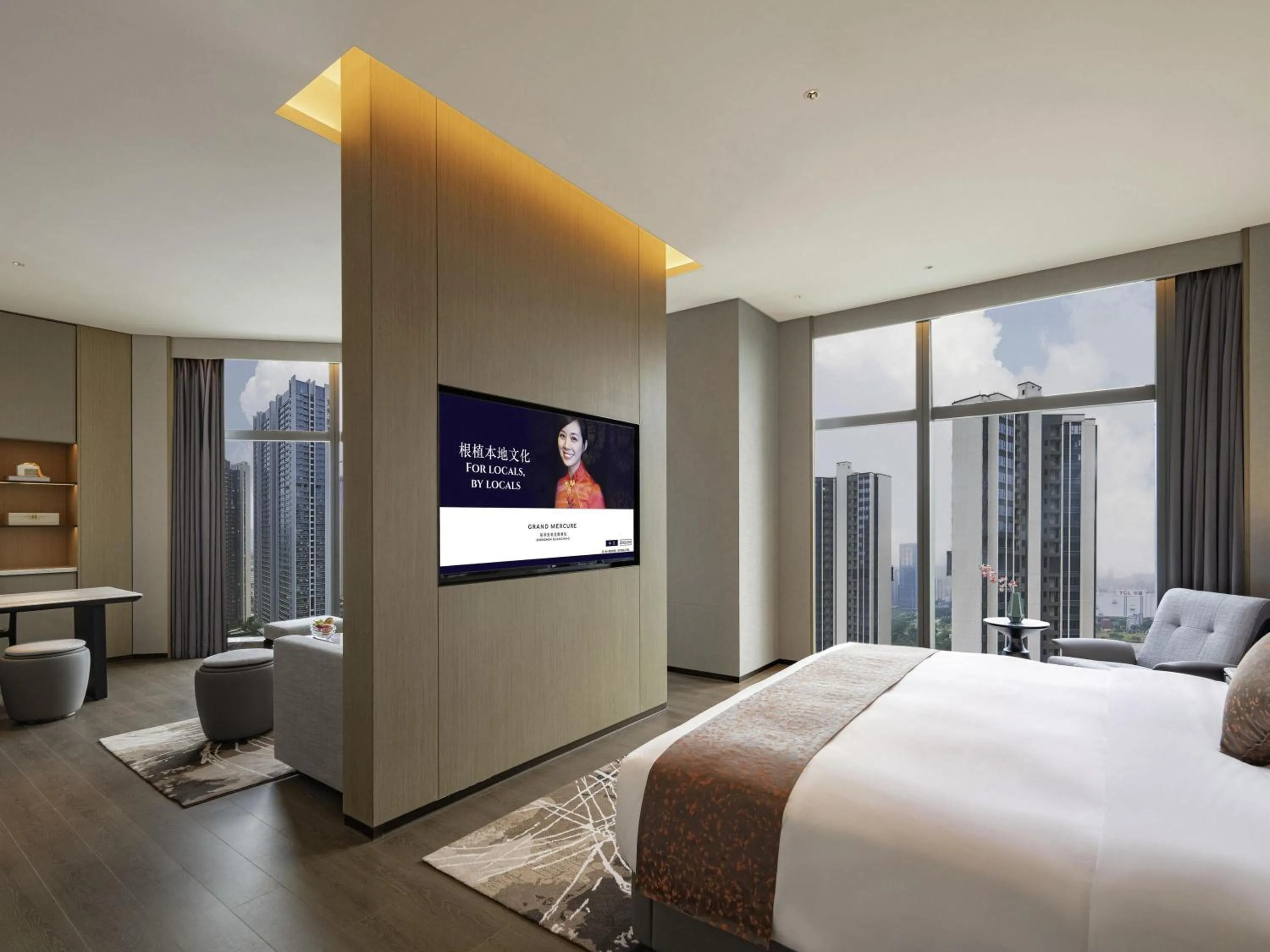 Bedroom, Bed in Grand Mercure Shenzhen Guangming