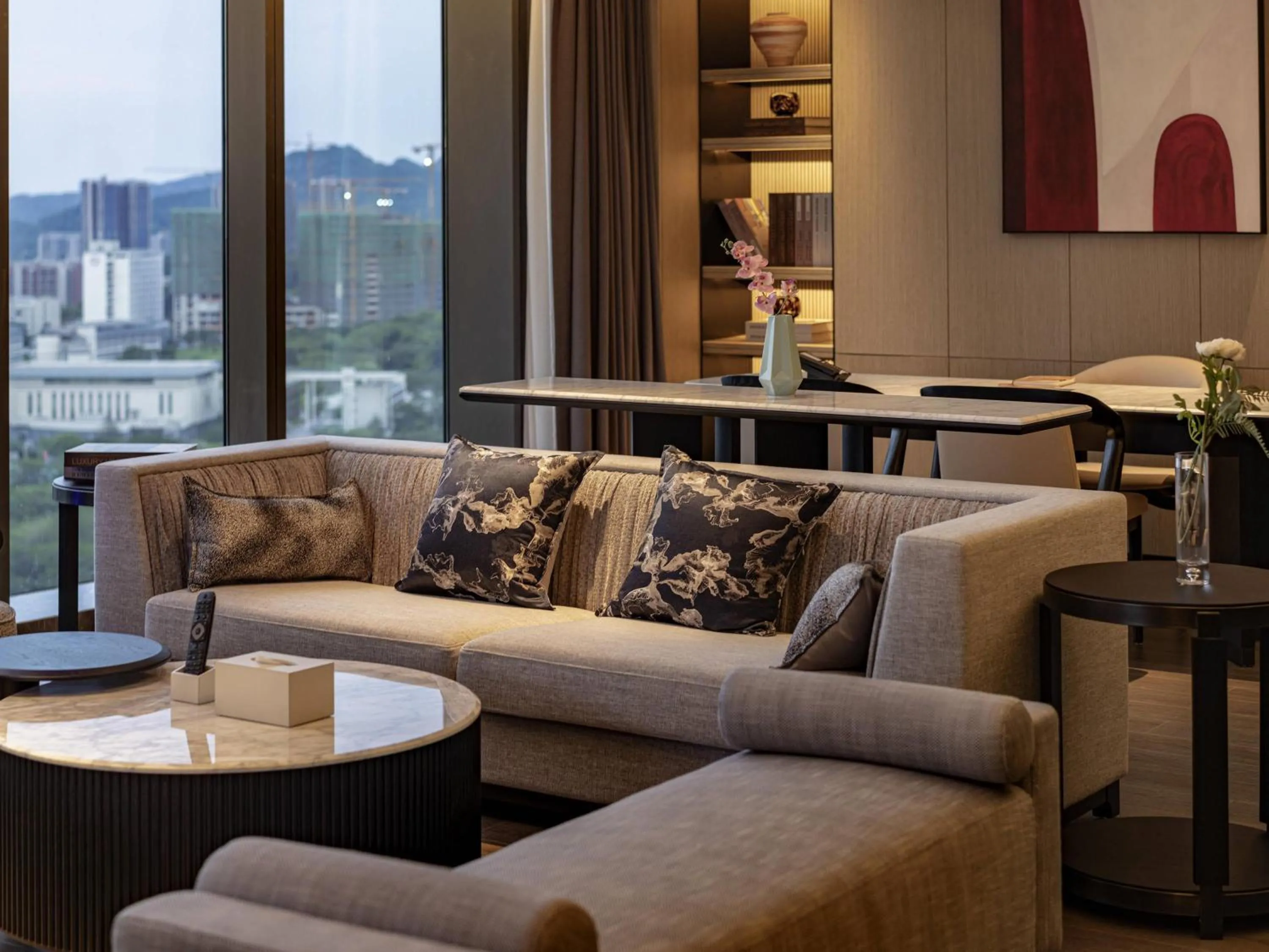 Photo of the whole room in Grand Mercure Shenzhen Guangming