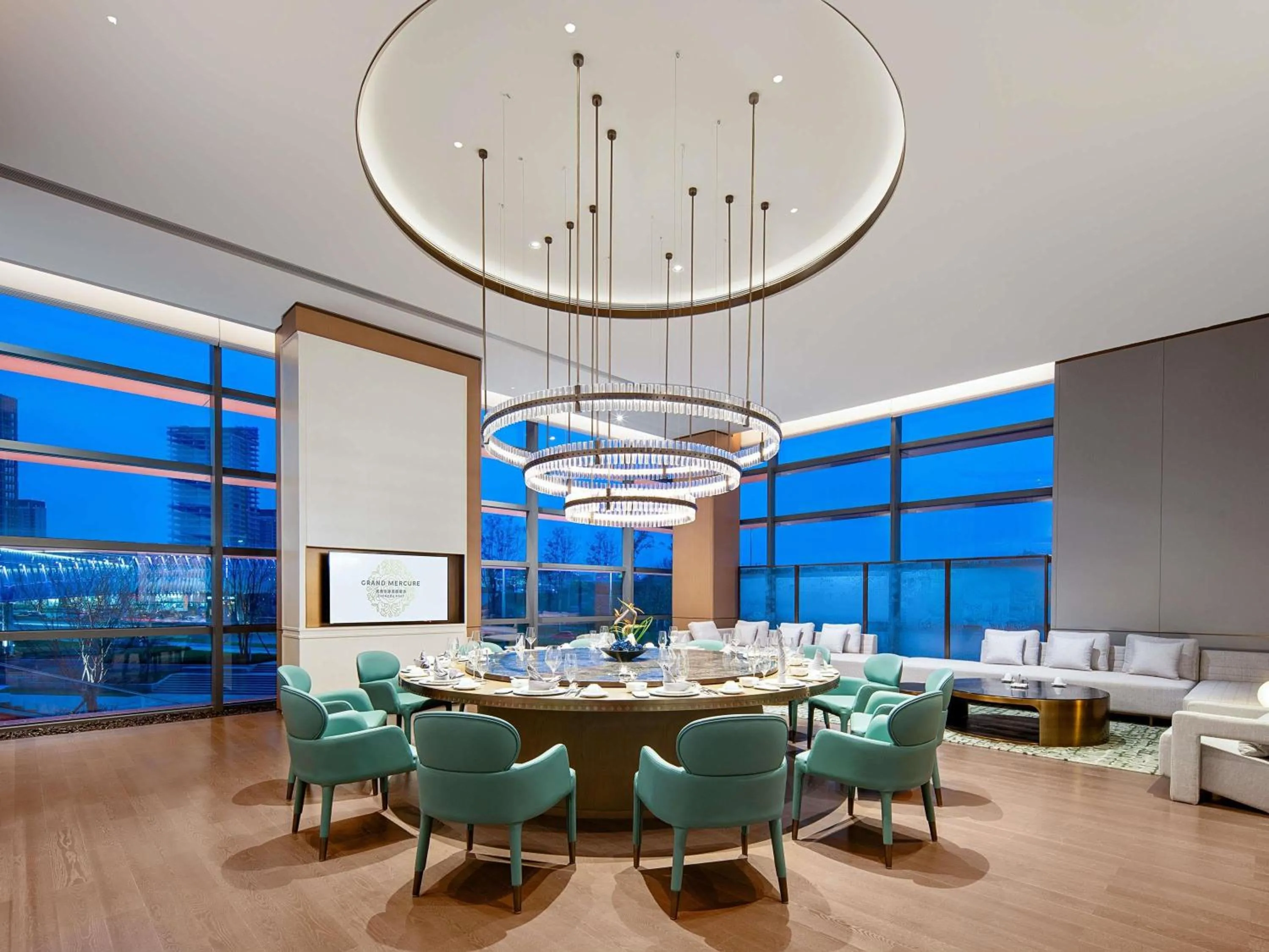 Restaurant/places to eat in Grand Mercure Chengdu East