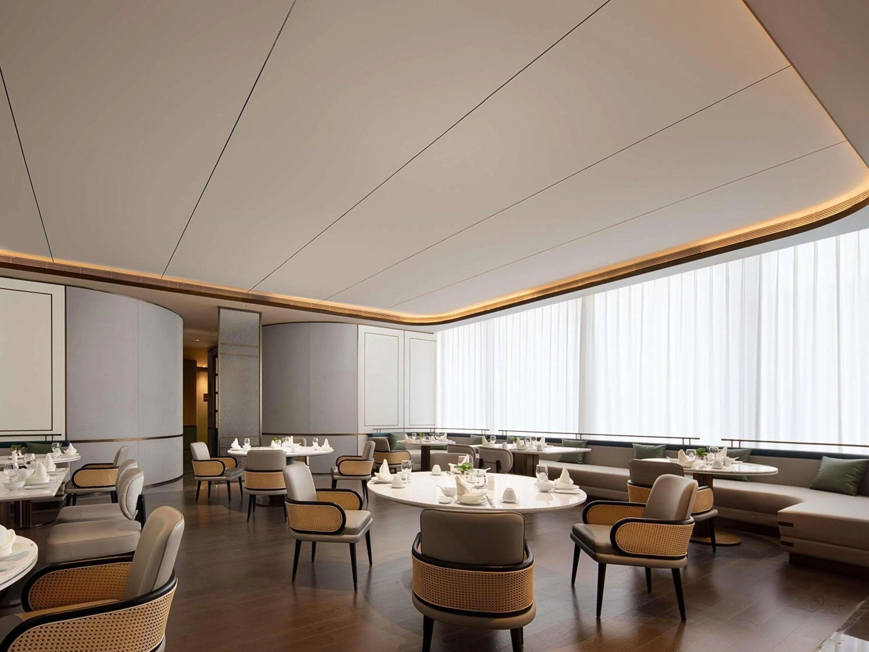 Restaurant/places to eat in Grand Mercure Chengdu East