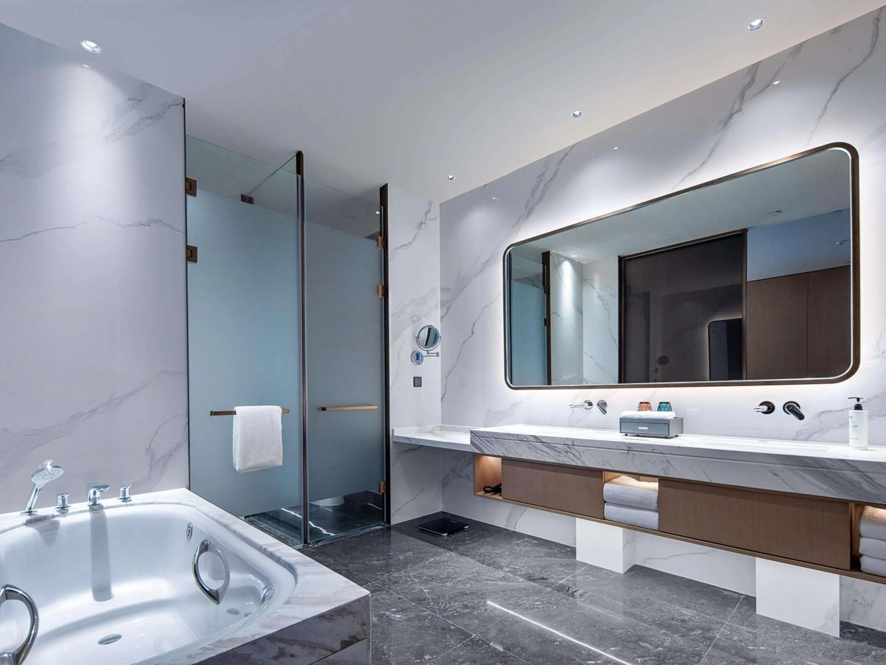 Bedroom in Grand Mercure Chengdu East