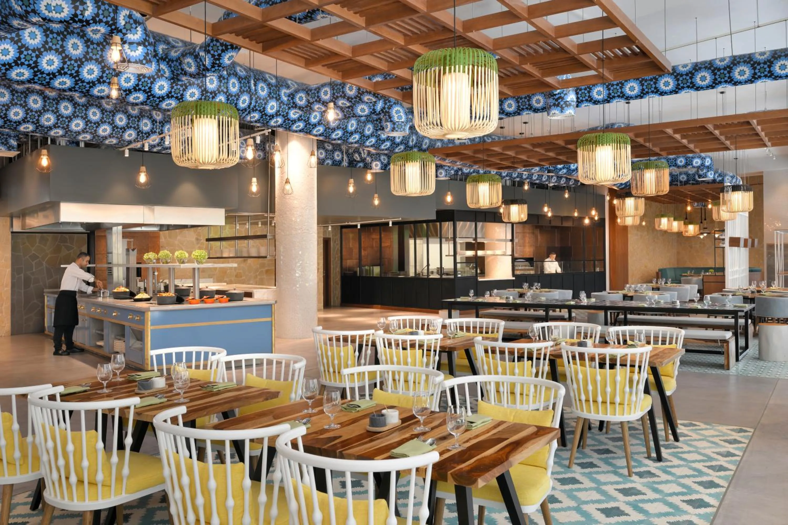 Restaurant/places to eat in Mövenpick Hotel & Apartments Ghala Muscat