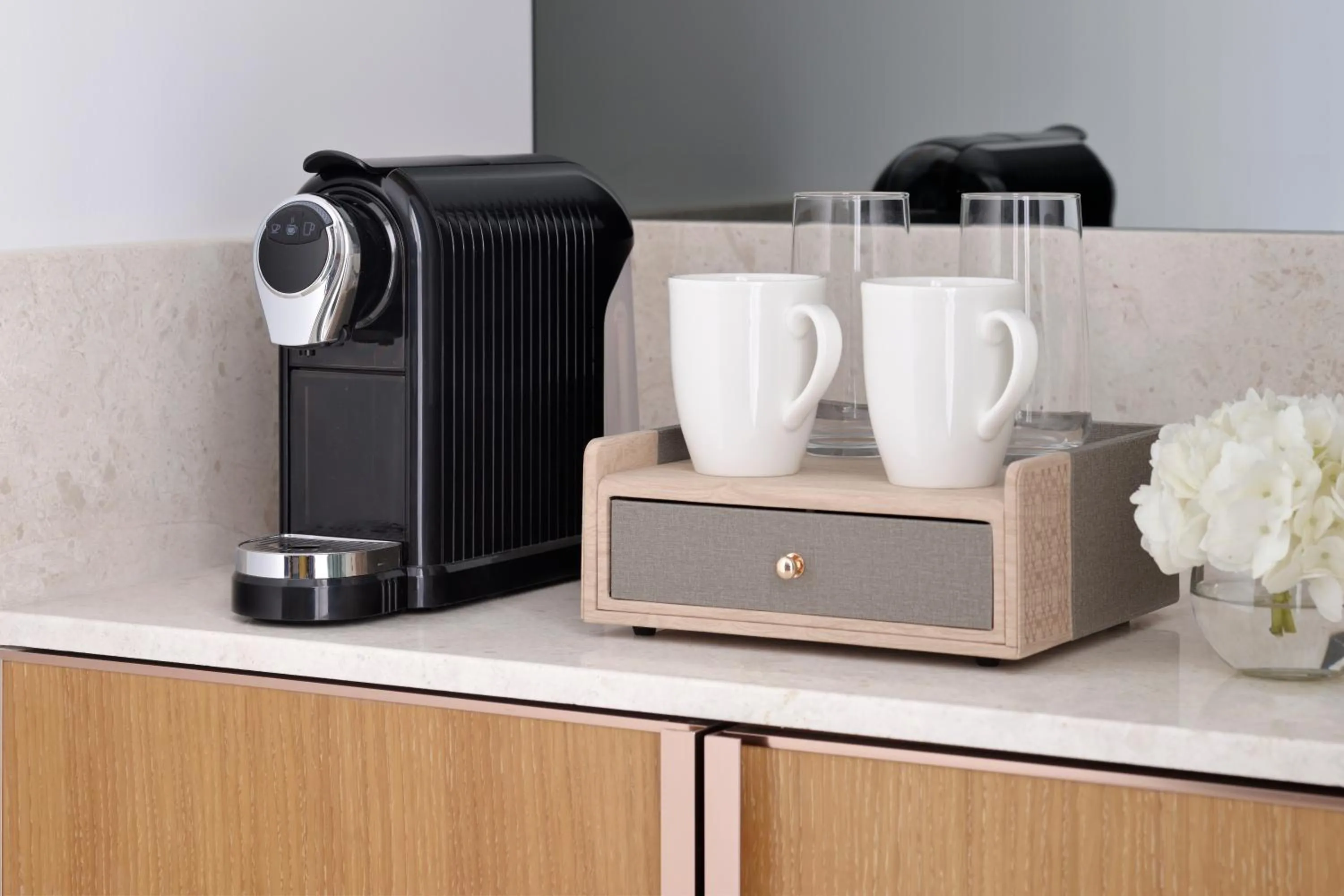 Coffee/tea facilities in Mövenpick Hotel & Apartments Ghala Muscat