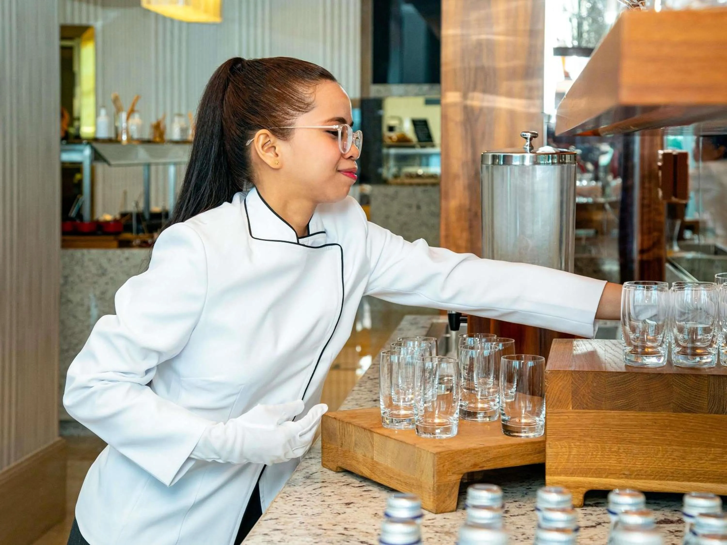 Lounge or bar in Mövenpick Hotel & Apartments Ghala Muscat