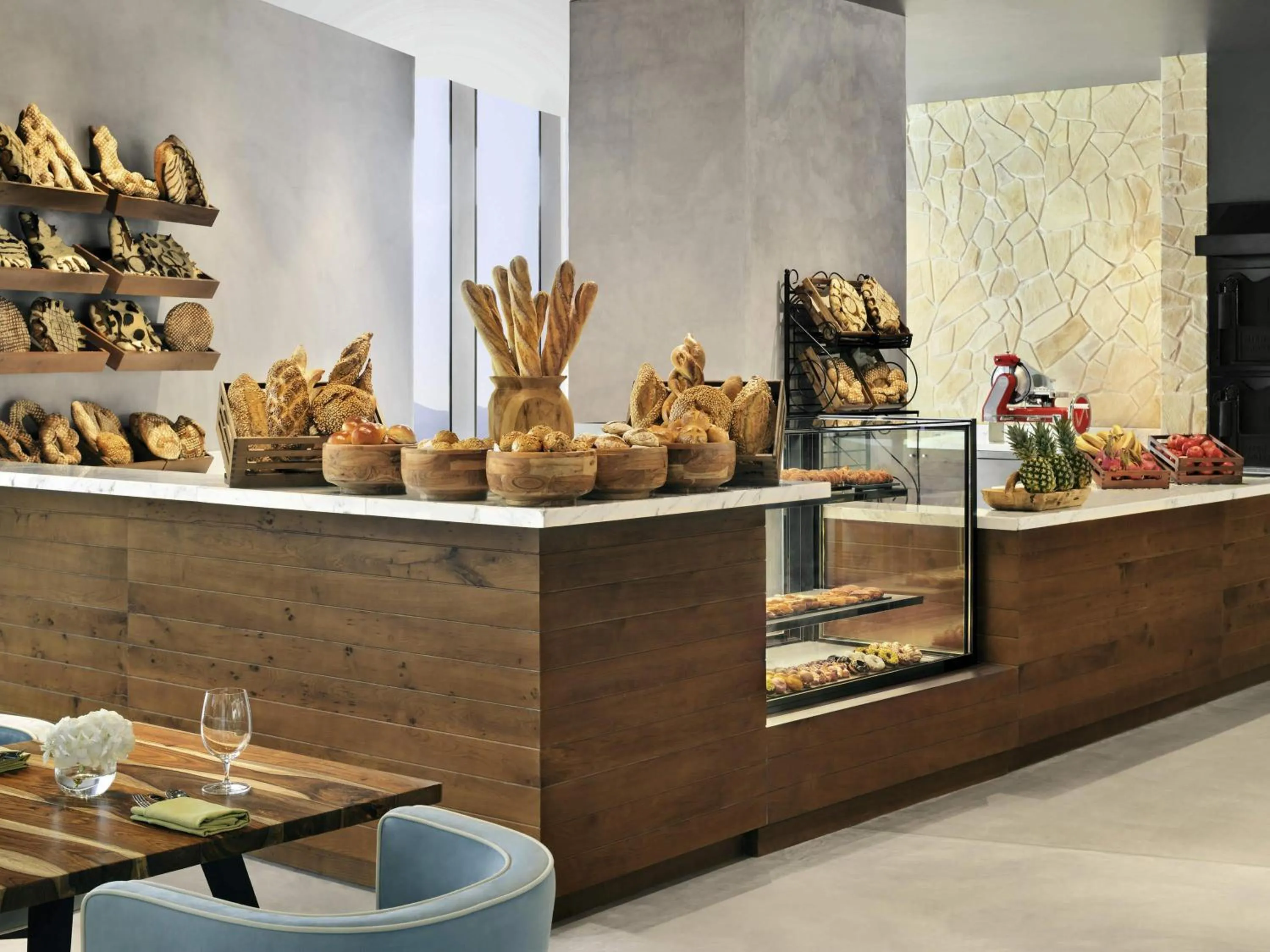 Restaurant/places to eat in Mövenpick Hotel & Apartments Ghala Muscat