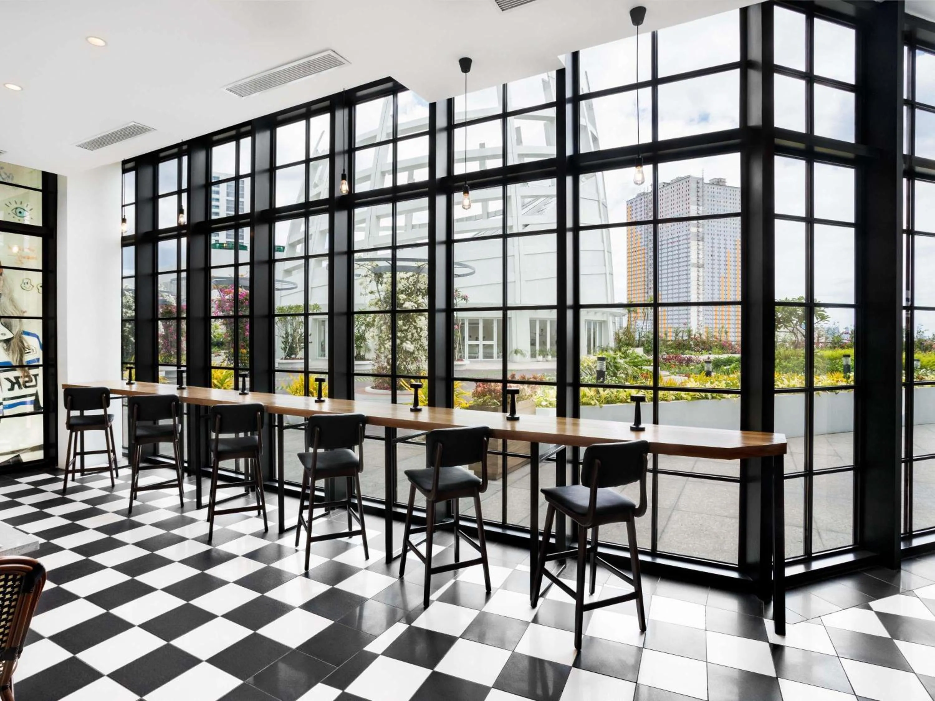 Restaurant/places to eat in ibis Styles Manila Araneta City