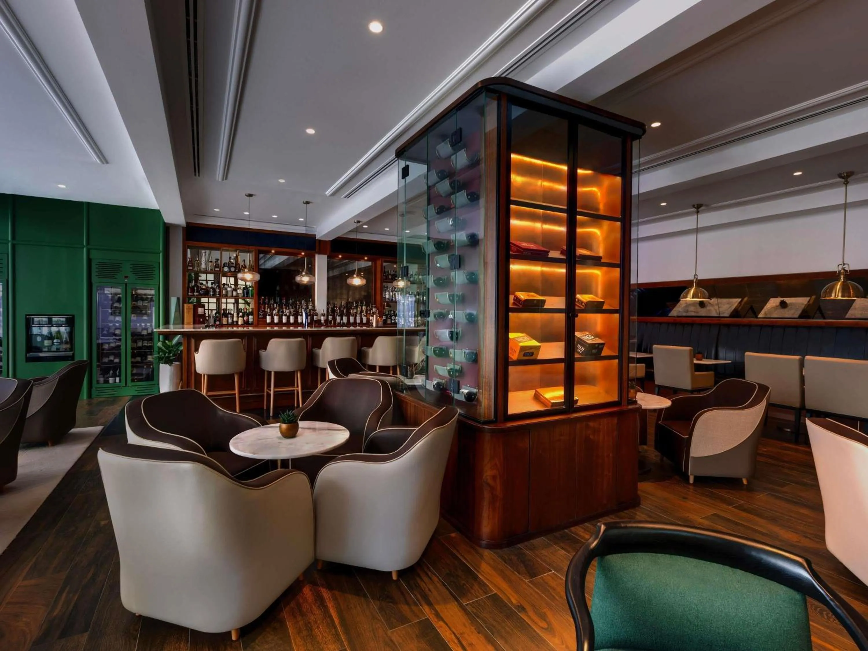 Lounge or bar in Sofitel Al Hamra Beach Resort