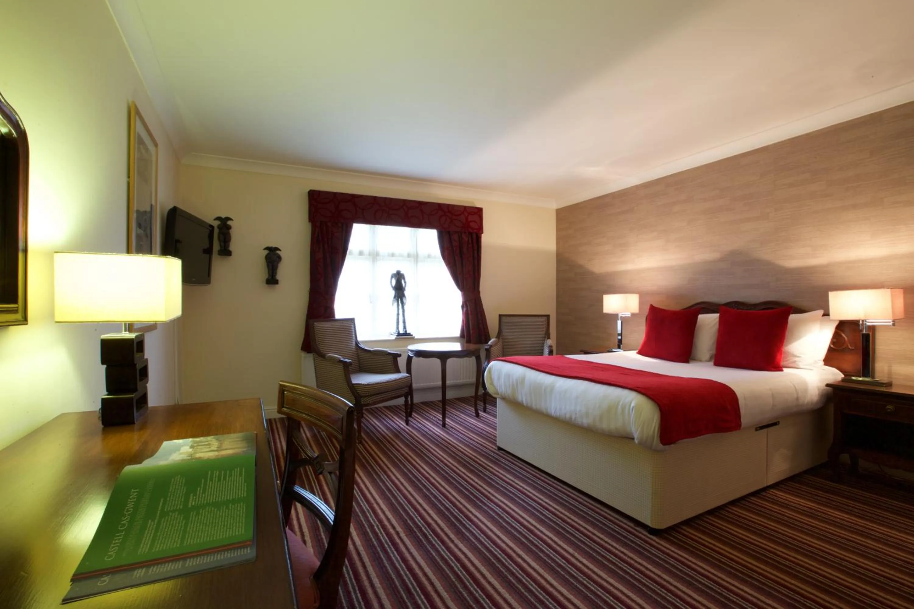 Double Room in Wrexham Llyndir Hotel by Belvilla