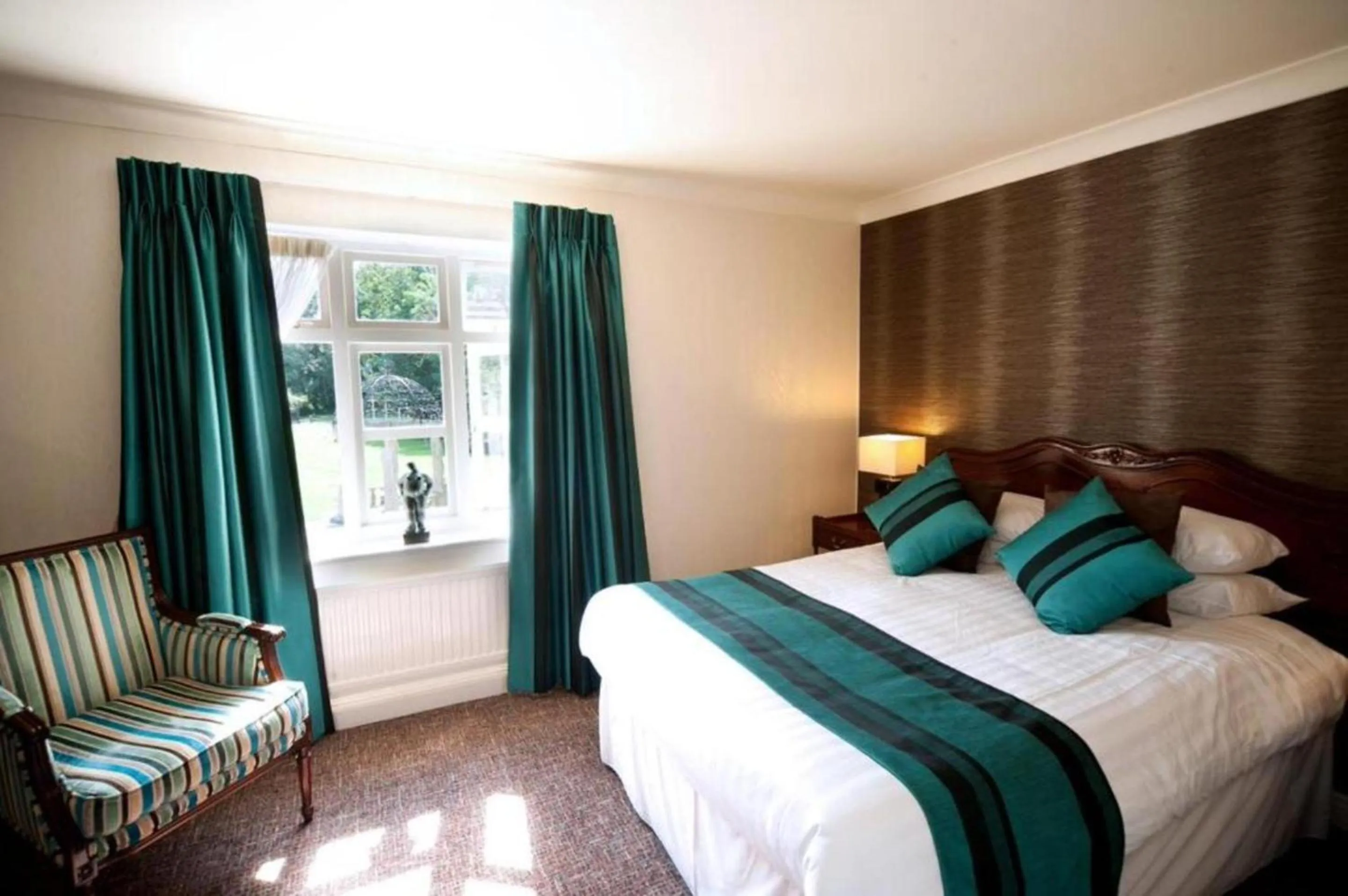Executive Double Room in Wrexham Llyndir Hotel by Belvilla