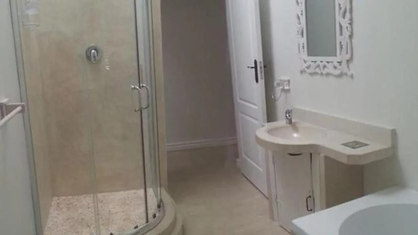 Three-Bedroom Apartment in Osler Place Self-Catering Three-Bedroom Apartment in Osler Place Self-Catering