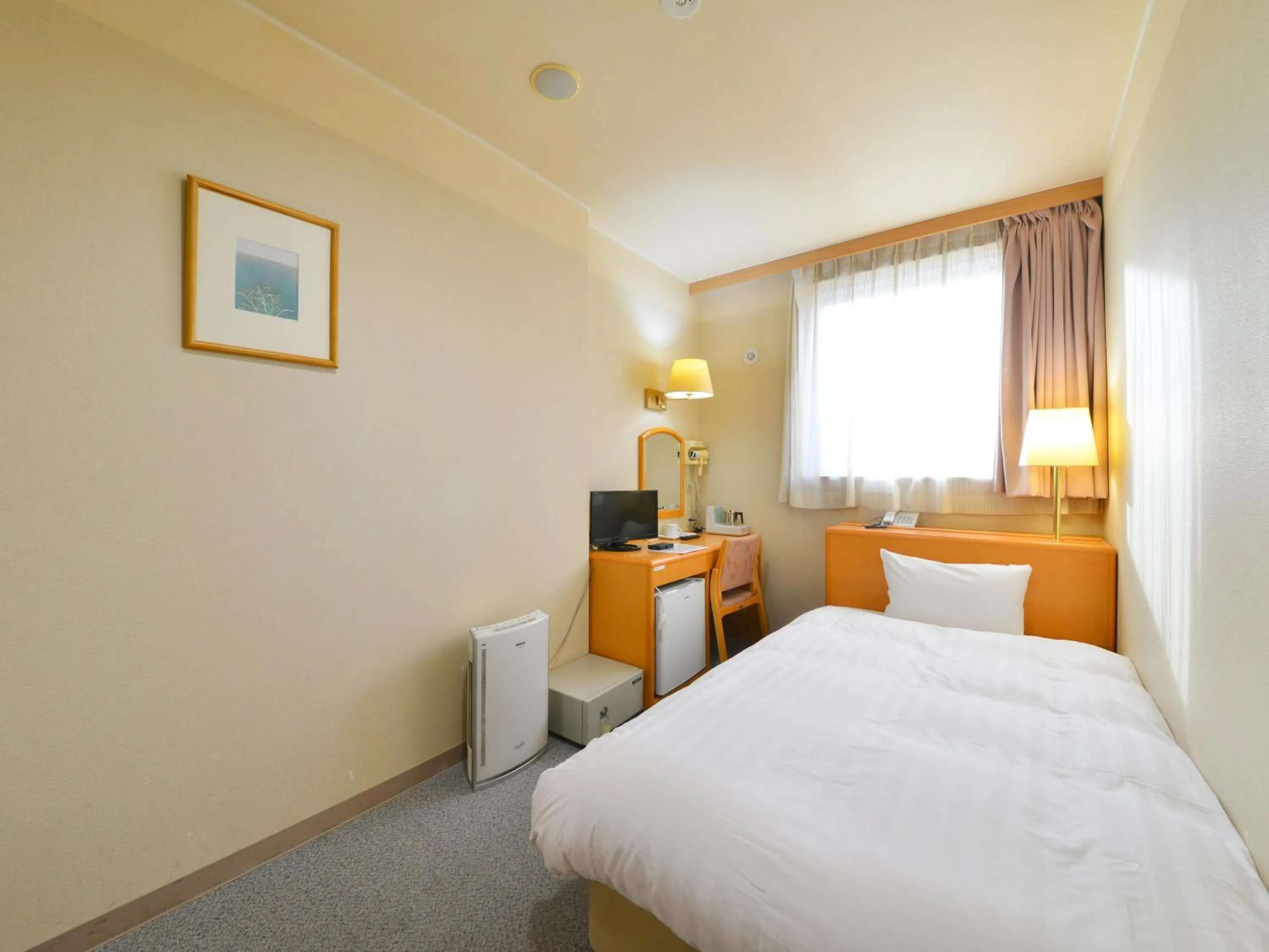 Photo of the whole room, Bed in HigashimaeOnsen Shinwanoyu Hotel Akitaya