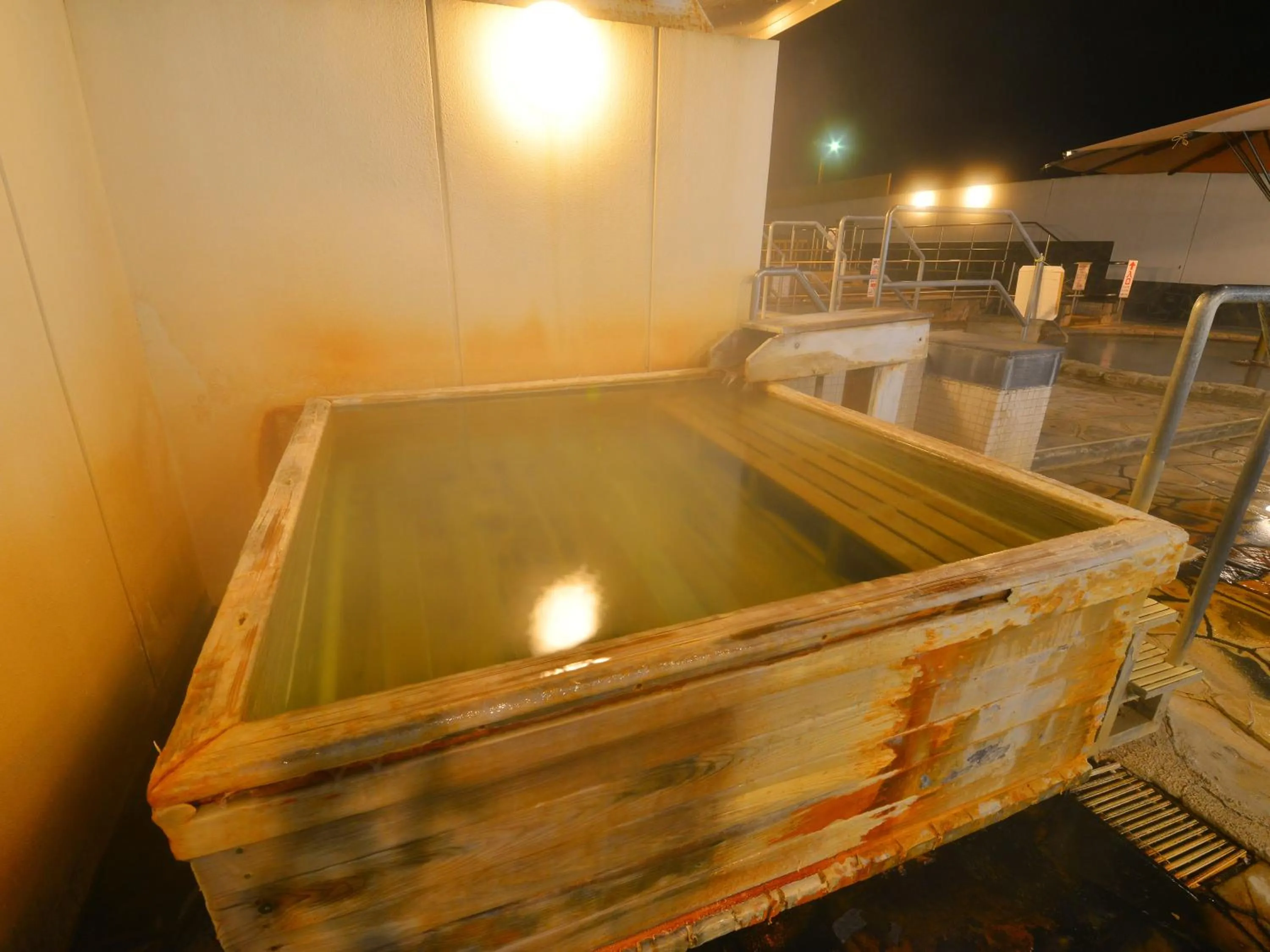 Hot Spring Bath in HigashimaeOnsen Shinwanoyu Hotel Akitaya